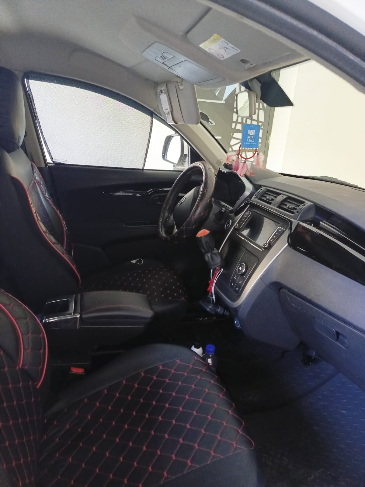 Ariana Ville&nbsp;Ariana&nbsp;Mahindra&nbsp;Autre Mod�le&nbsp;Dame vend mahindra k8 ttes options 56000km