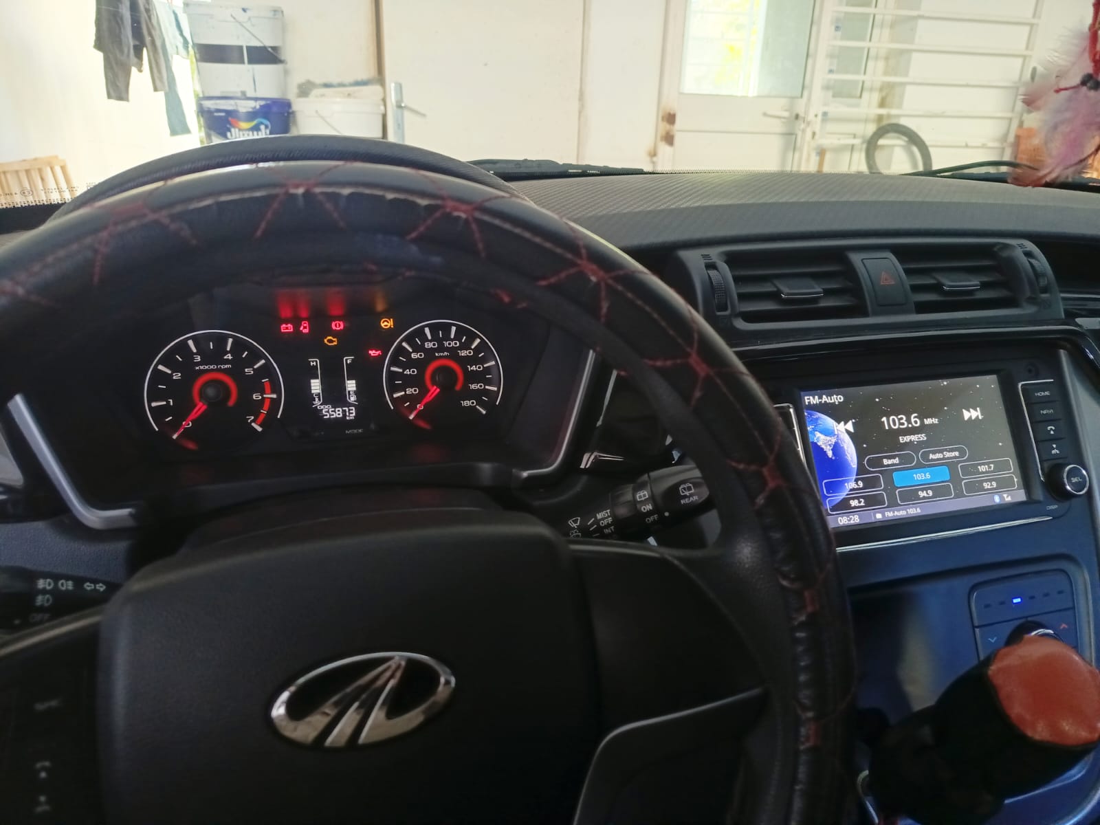 Ariana Ville&nbsp;Ariana&nbsp;Mahindra&nbsp;Autre Mod�le&nbsp;Dame vend mahindra k8 ttes options tbe 1�re main