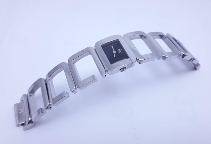 Hammam Chatt&nbsp;Borj Cedria&nbsp;Autre&nbsp;Autre&nbsp;Montre guess collection originale pour femme