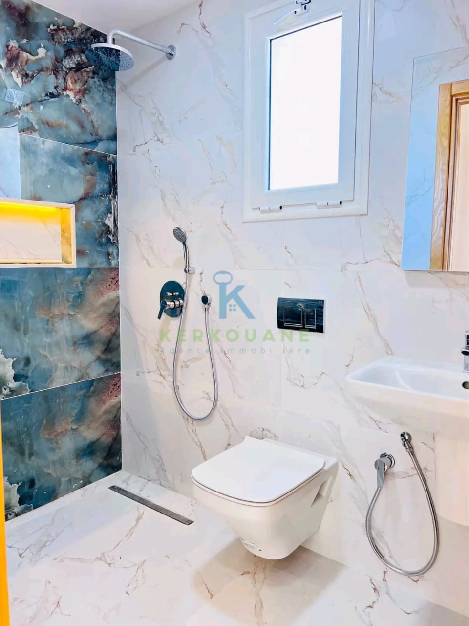 Hammam El Ghezaz&nbsp;Ezzahra&nbsp;Vente&nbsp;Appart. 3 pi�ces&nbsp;Appartement de luxe avec vue sur mer