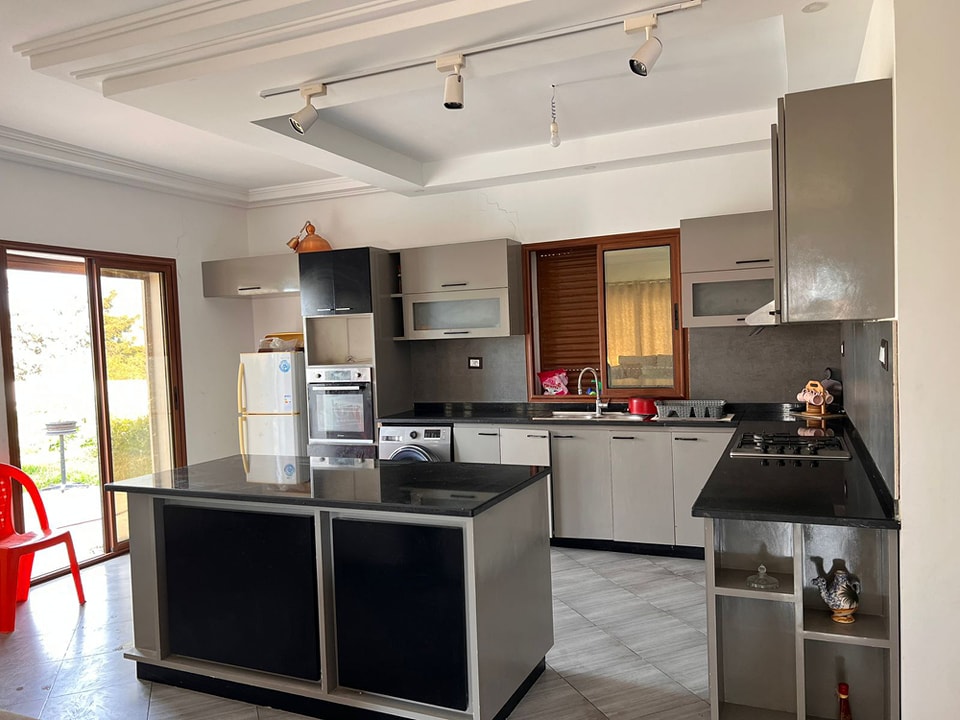 Kelibia&nbsp;Kerkouane&nbsp;Vente&nbsp;Appart. 2 pi�ces&nbsp;Villa avec piscine et abri � k�libia