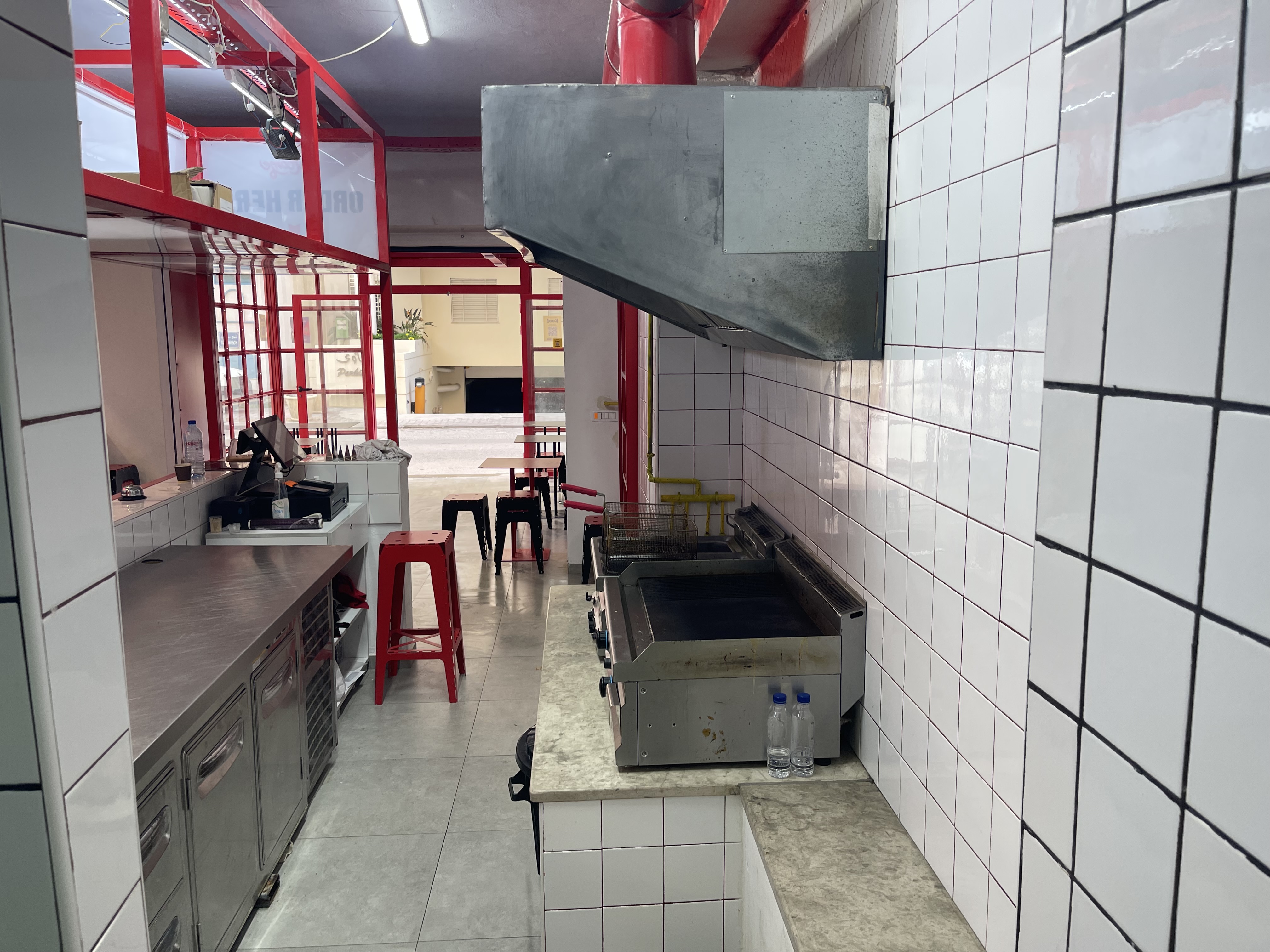 Ain Zaghouan&nbsp;Jardins de Carthage&nbsp;Bureaux & Commerces&nbsp;Surfaces&nbsp;Local tout commerce