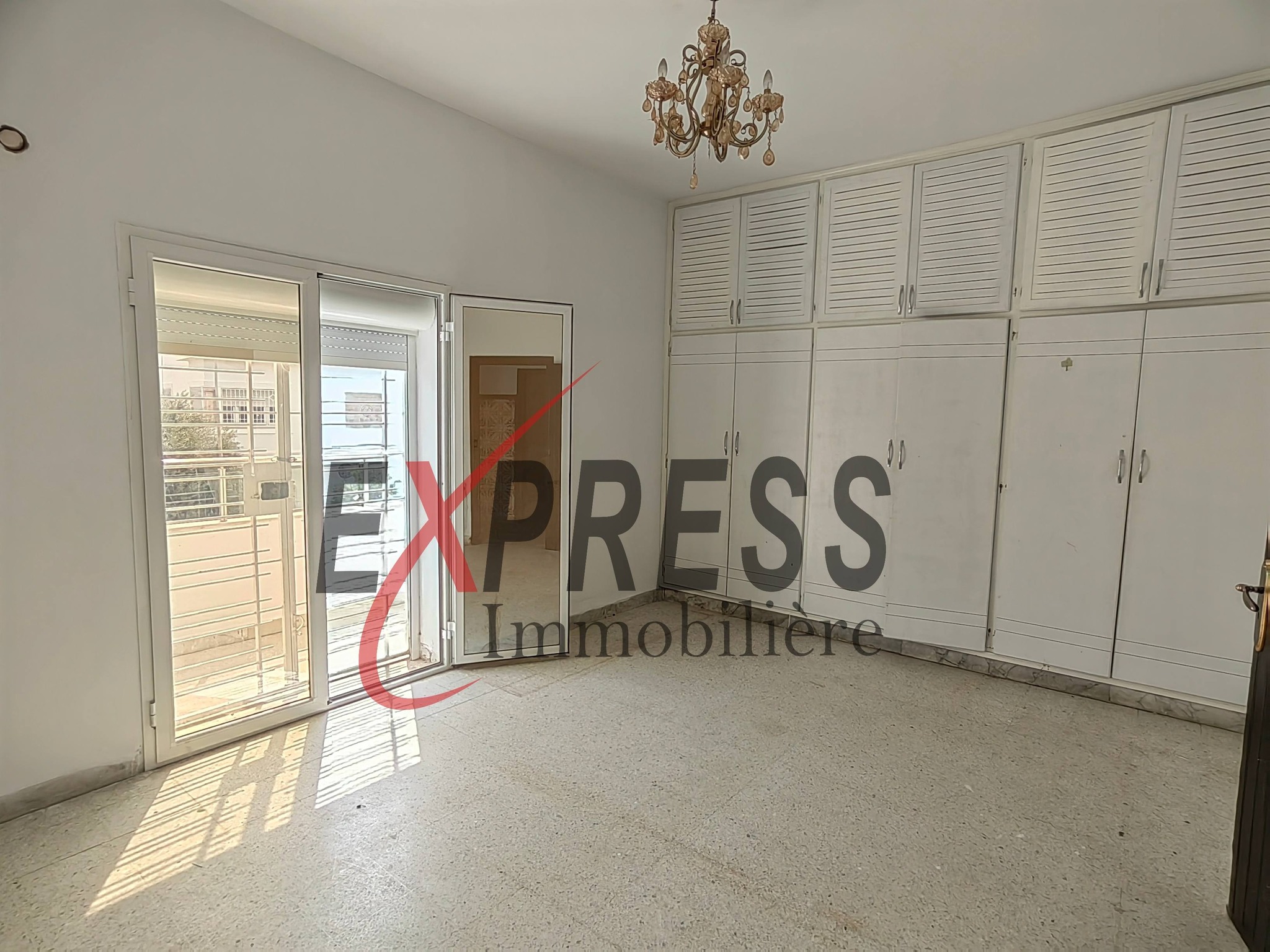 El Menzah&nbsp;El Manar 2&nbsp;Location&nbsp;Maisons&nbsp;Un �tage de villa s3 ind�pendant avec garage