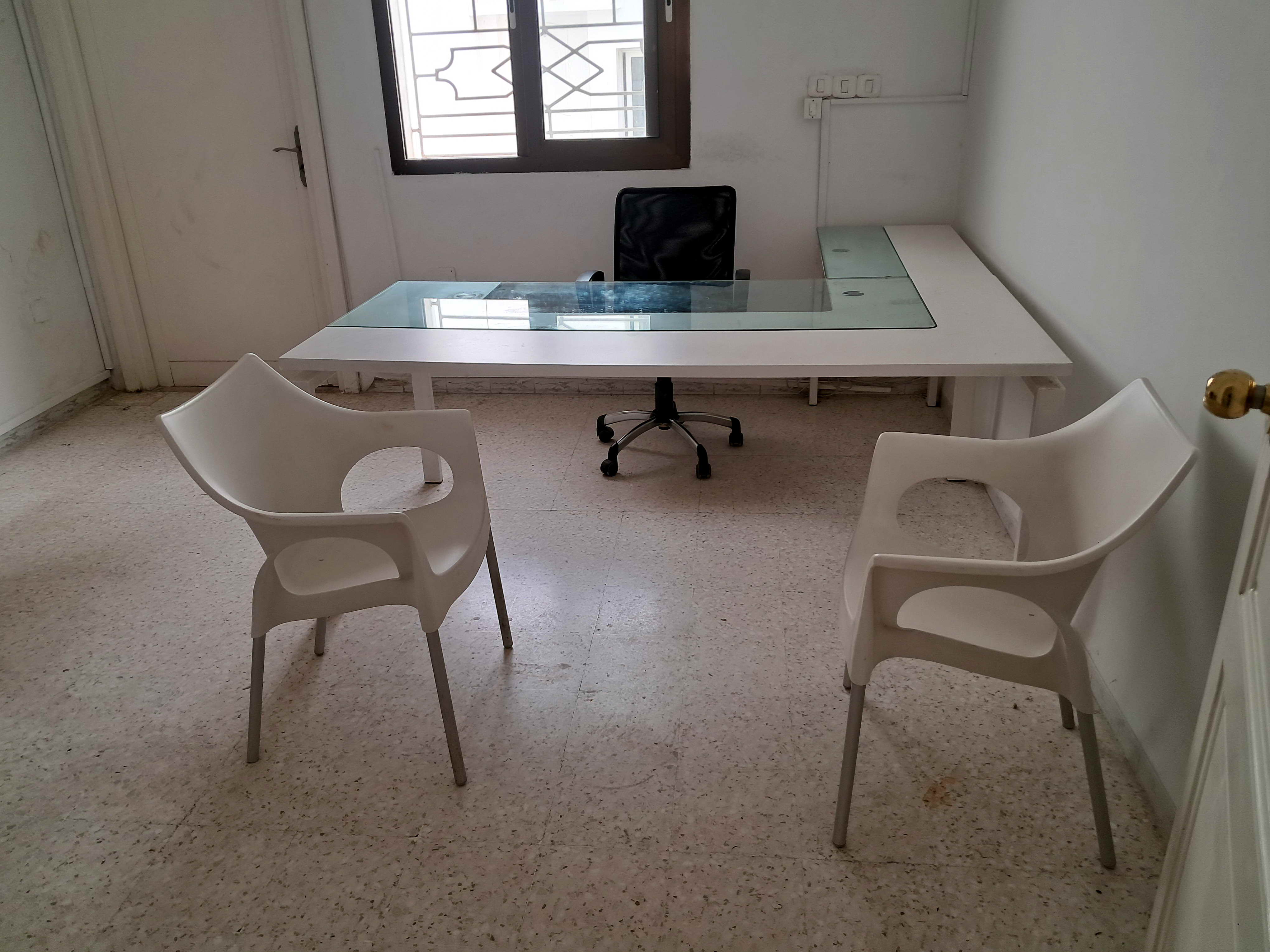 Cite El Khadra&nbsp;Zone urbaine nord&nbsp;Location&nbsp;Appart. 5 pi�ces+&nbsp;Si�ge administratif ind�pendant  centre urbain nor