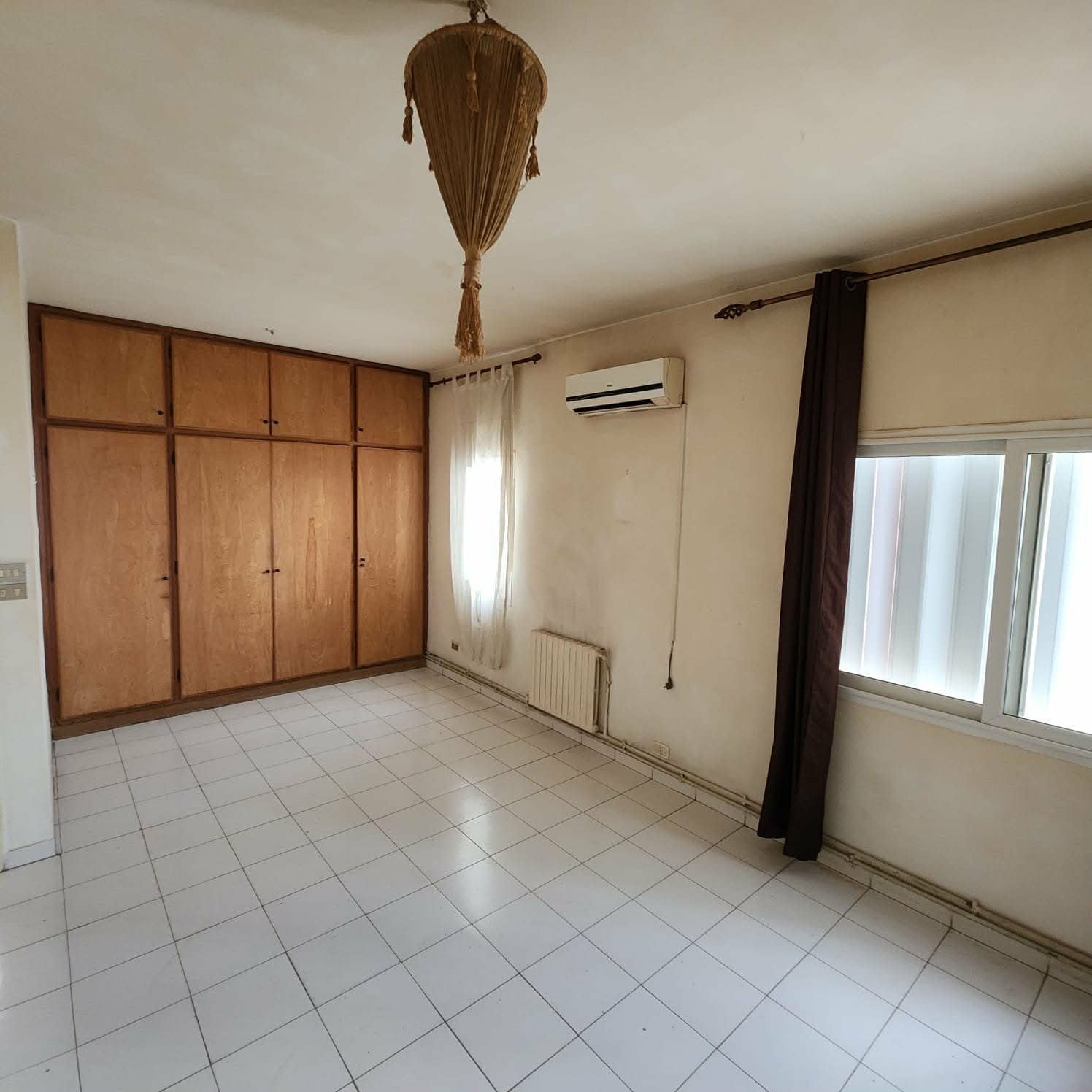 Ariana Ville&nbsp;El Menzah 6&nbsp;Location&nbsp;Duplex&nbsp;Menzah 6 spacieux triplex s4 avec jardin privatif