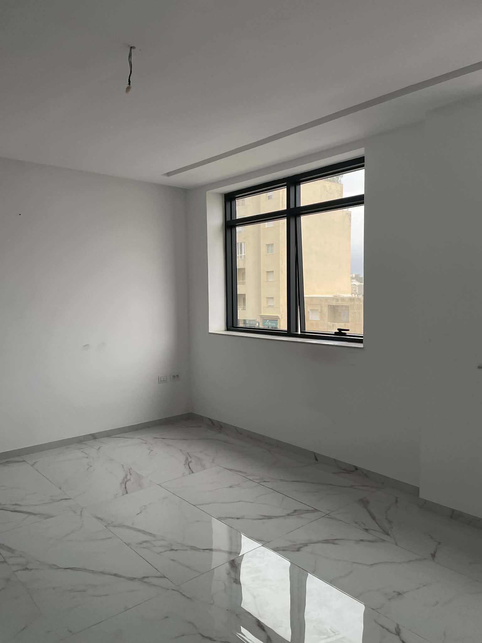 Ariana Ville&nbsp;Cite Ennasr 2&nbsp;Location&nbsp;Appart. 2 pi�ces&nbsp;Bureau h1 � ennasr 2