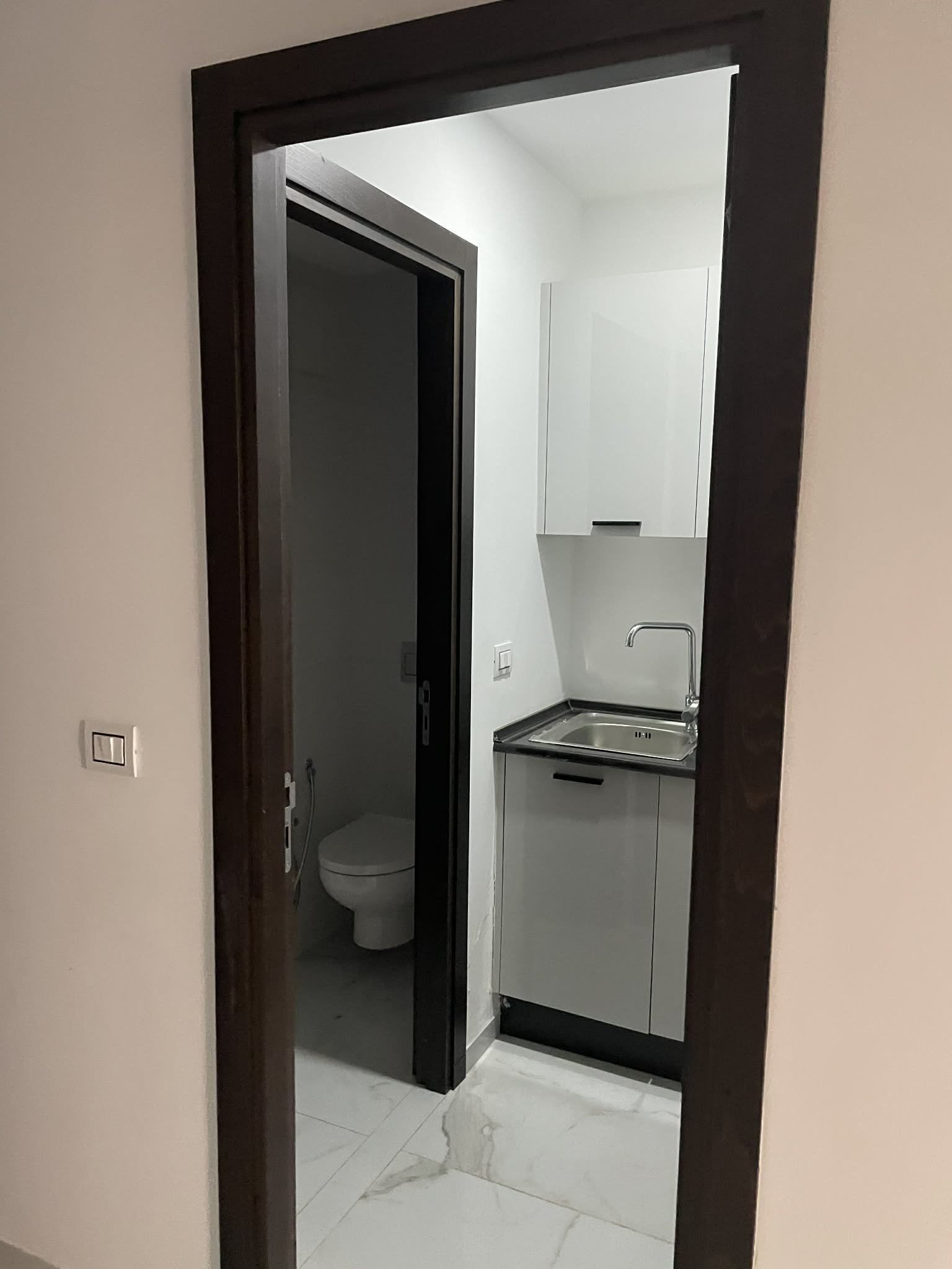 Ariana Ville&nbsp;Cite Ennasr 2&nbsp;Location&nbsp;Appart. 2 pi�ces&nbsp;Bureau h1 � ennasr 2