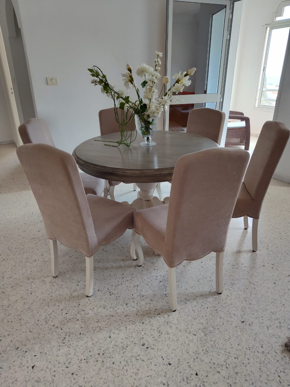 El Menzah&nbsp;El Manar 1&nbsp;Salon - Salle � manger &nbsp;Salle � manger&nbsp;Tr�s belle salle � manger �tat neuf