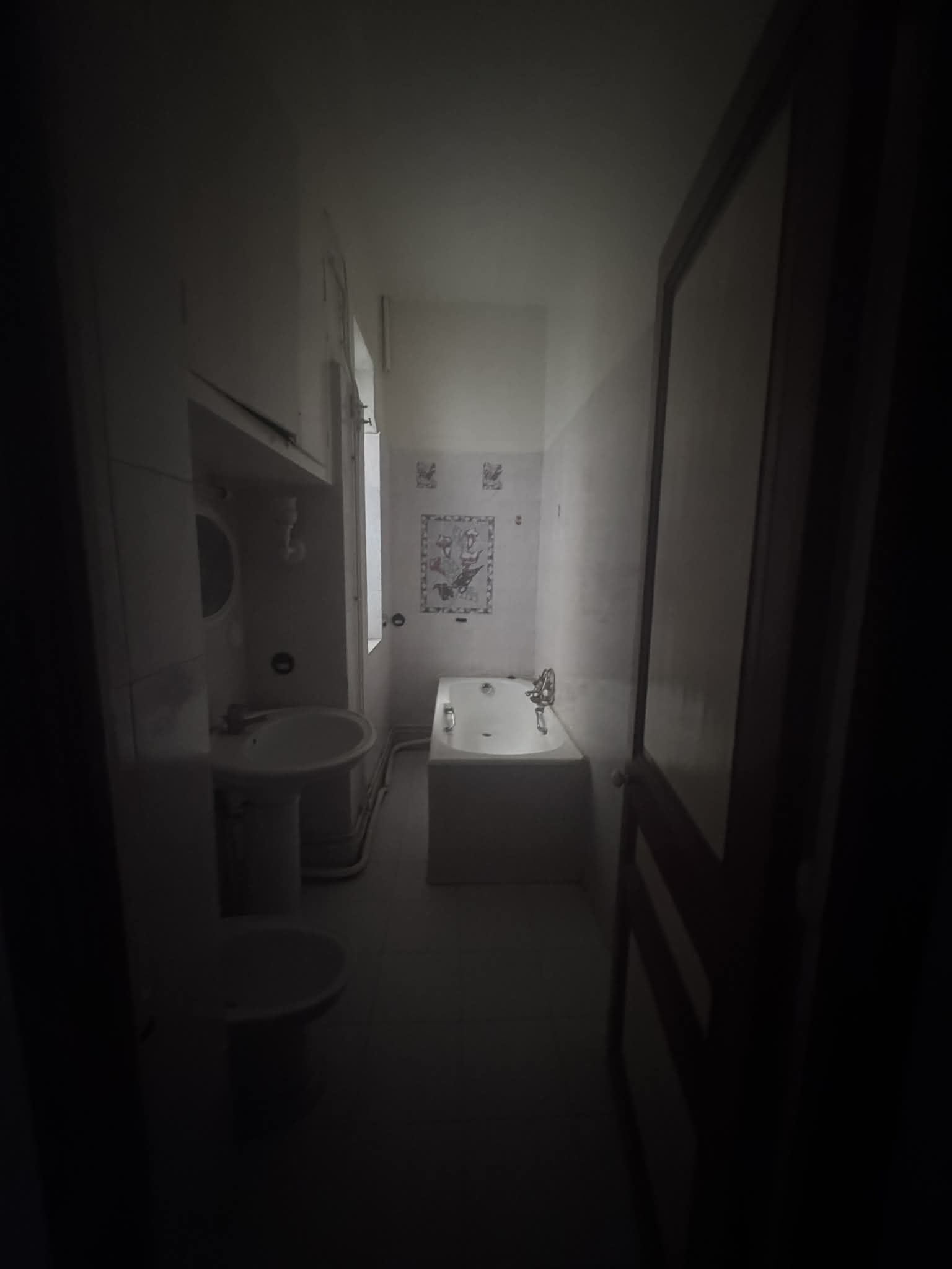 Bab Bhar&nbsp;Bab Bhar&nbsp;Vente&nbsp;Appart. 5 pi�ces+&nbsp;Un grand appartement � rue d'angleterre