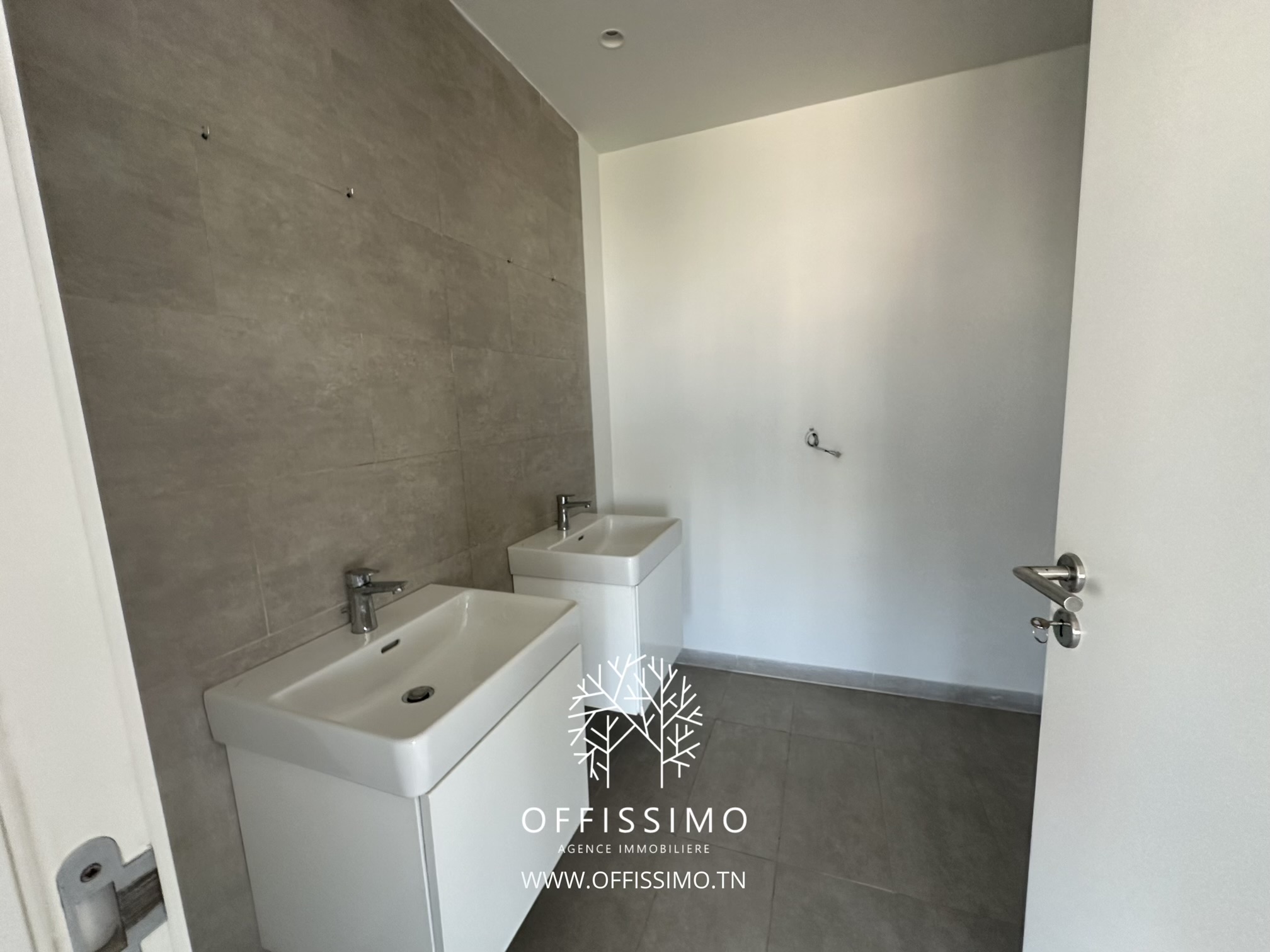 Ain Zaghouan&nbsp;Jardins de Carthage&nbsp;Location&nbsp;Surfaces&nbsp;Open space disponible aux jardins de carthage