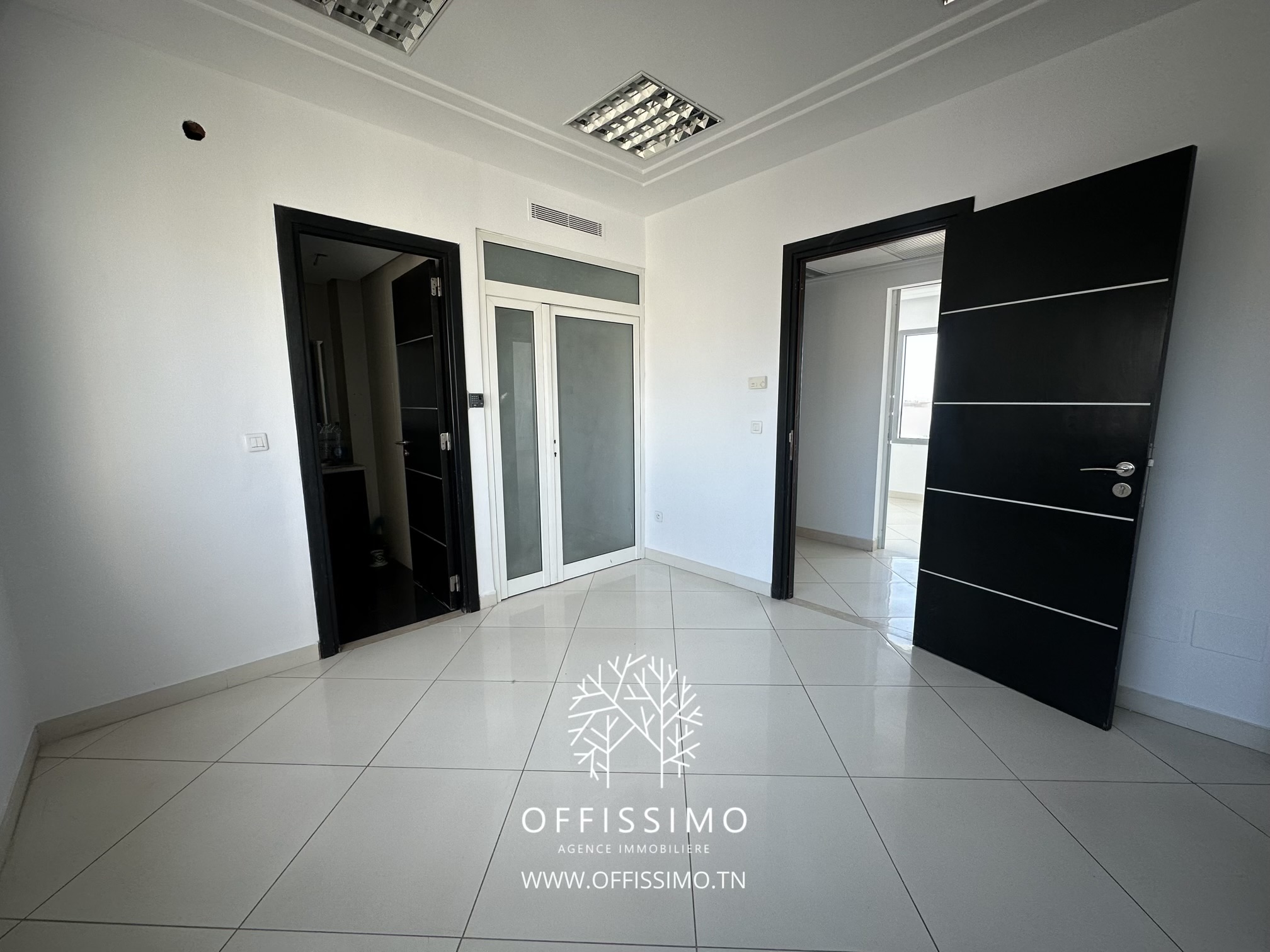 La Marsa&nbsp;Berge Du Lac&nbsp;Location&nbsp;Autre&nbsp;Bureau 6 pieces lac 1 vue panoramique