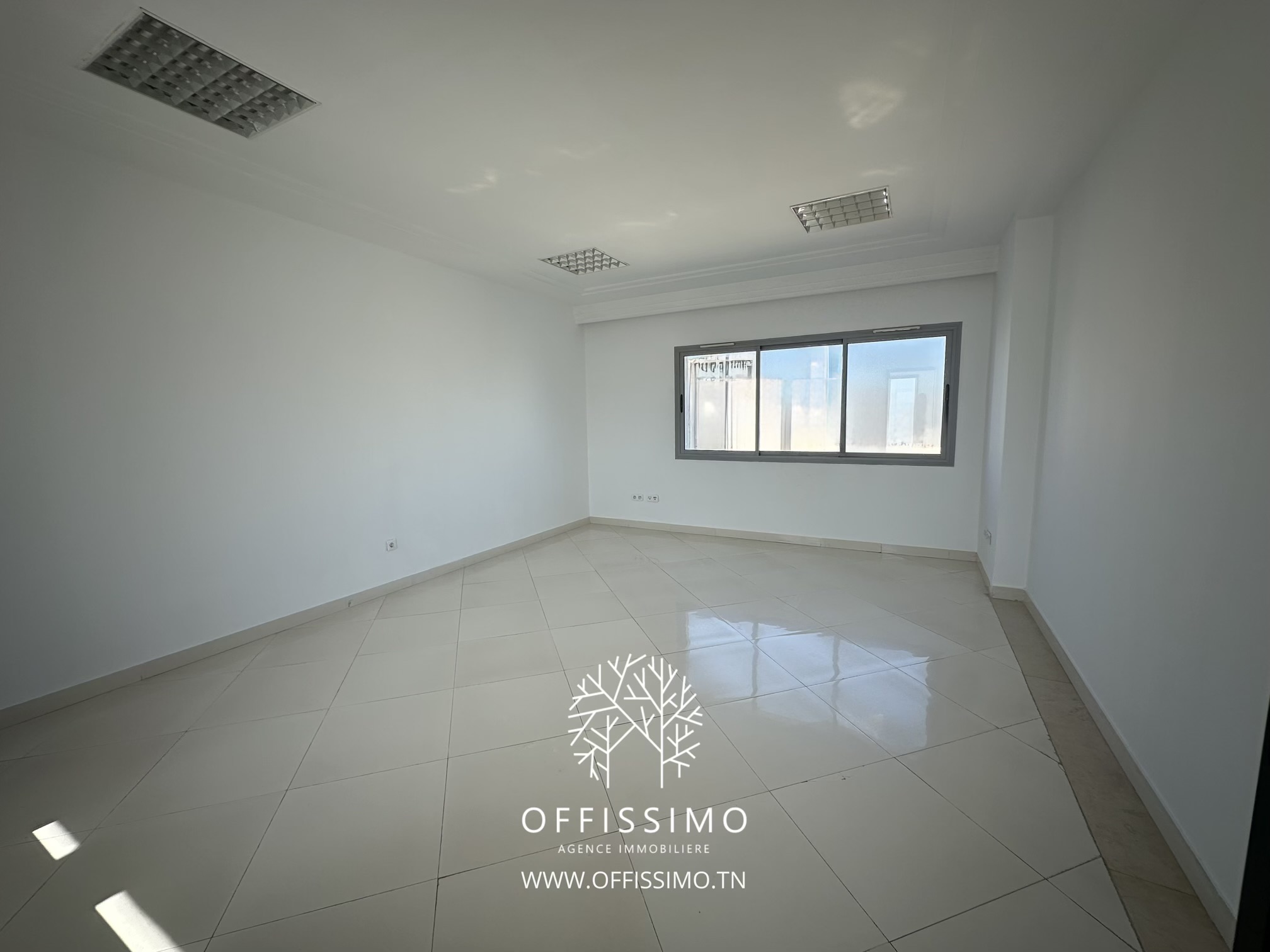 La Marsa&nbsp;Berge Du Lac&nbsp;Location&nbsp;Autre&nbsp;Bureau 6 pieces lac 1 vue panoramique