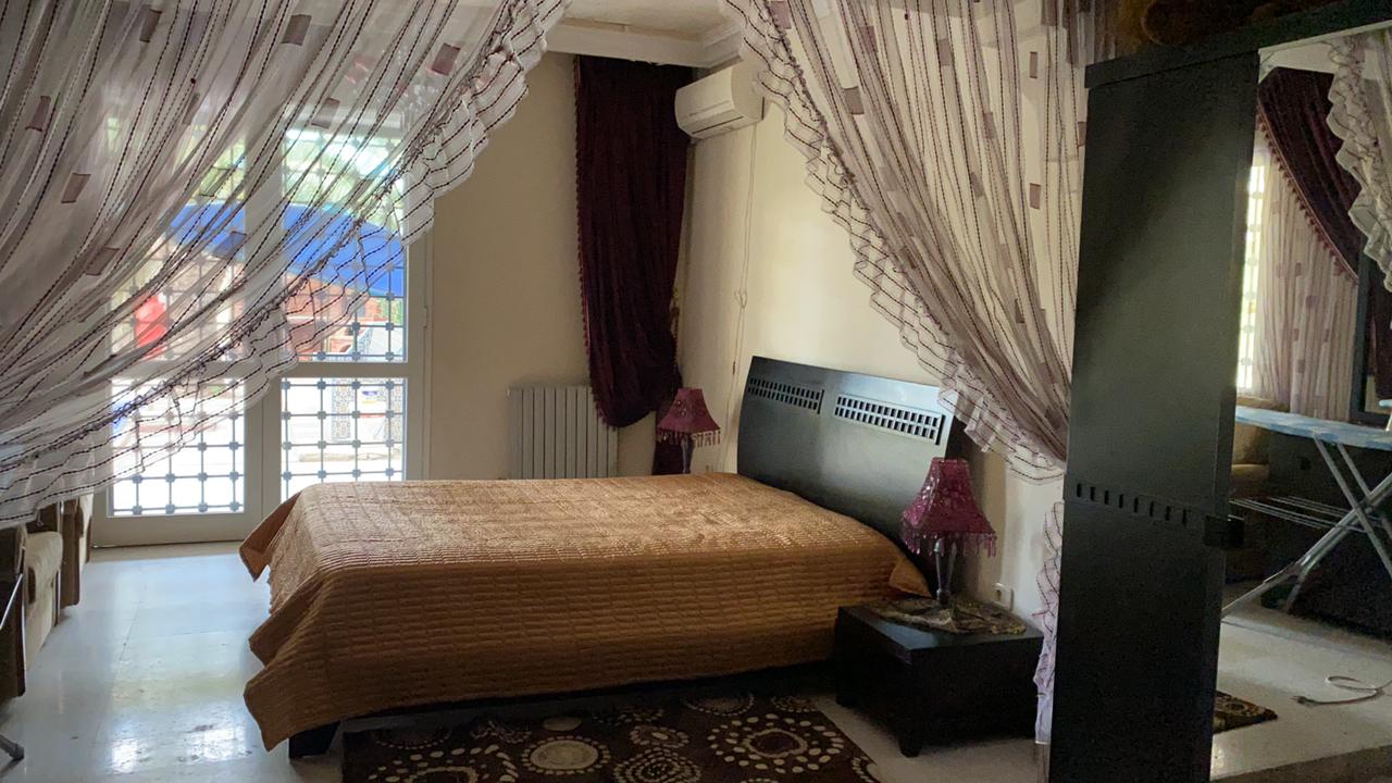 Akouda&nbsp;Chatt Meriem&nbsp;Location&nbsp;Appart. 5 pi�ces+&nbsp;Belle villa spacieuse meubl�e avec piscine