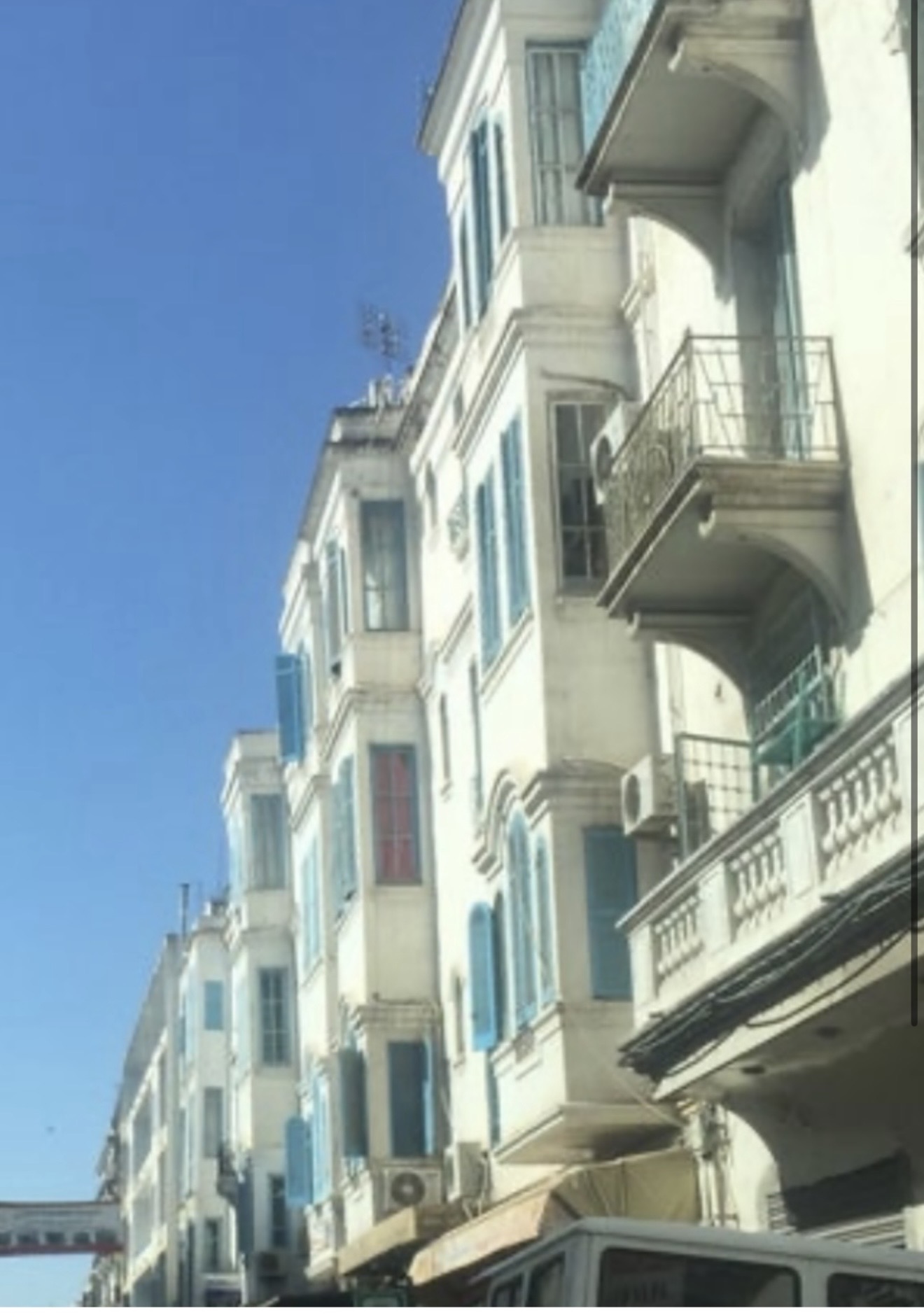 Bab Bhar&nbsp;Hedi Chaker&nbsp;Location&nbsp;Appart. 3 pi�ces&nbsp;Appart s plus 2 � c�t� de av habib bourguiba