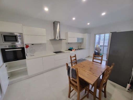 La Marsa&nbsp;Sidi Daoud&nbsp;Location&nbsp;Appart. 5 pi�ces+&nbsp;Super apprt meubl� avec piscine � sidi daoud marsa