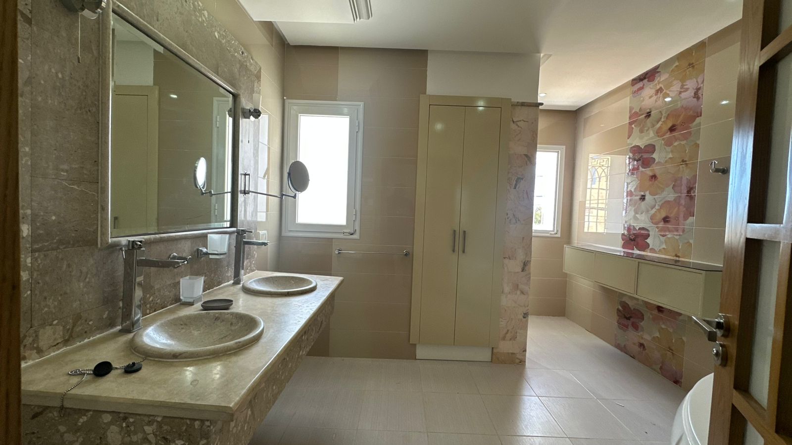 Hammam Sousse&nbsp;El Kantaoui&nbsp;Location&nbsp;Appart. 5 pi�ces+&nbsp;Villa de type s5 avec jardin