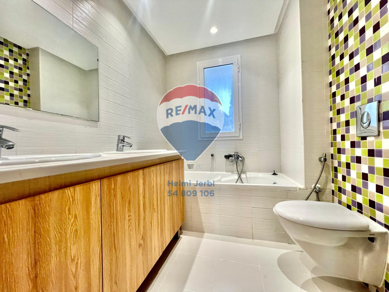 La Marsa&nbsp;Gammart&nbsp;Location&nbsp;Appart. 4 pi�ces&nbsp;S3 vue mer � la marina gammarth