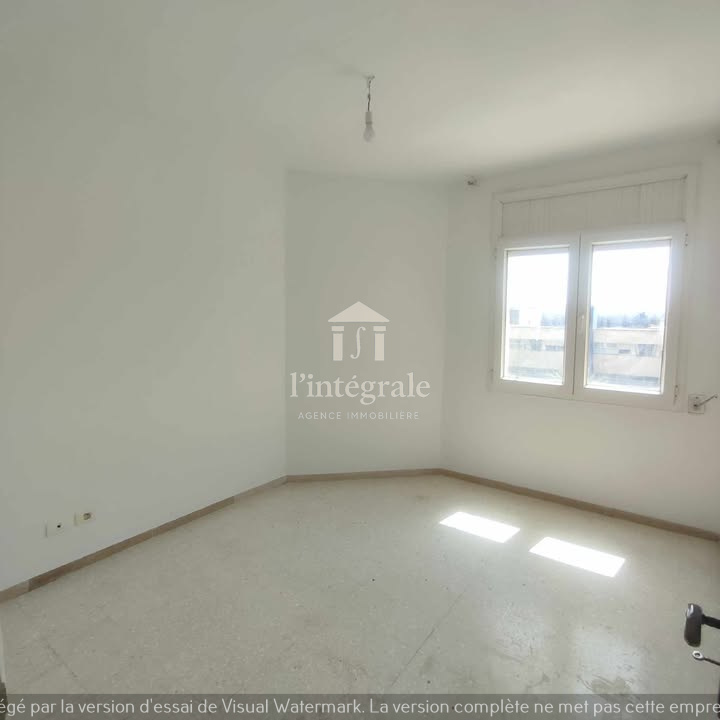 Cite El Khadra&nbsp;Zone urbaine nord&nbsp;Bureaux & Commerces&nbsp;Bureau&nbsp;Grand bureau de 5 pi�ces