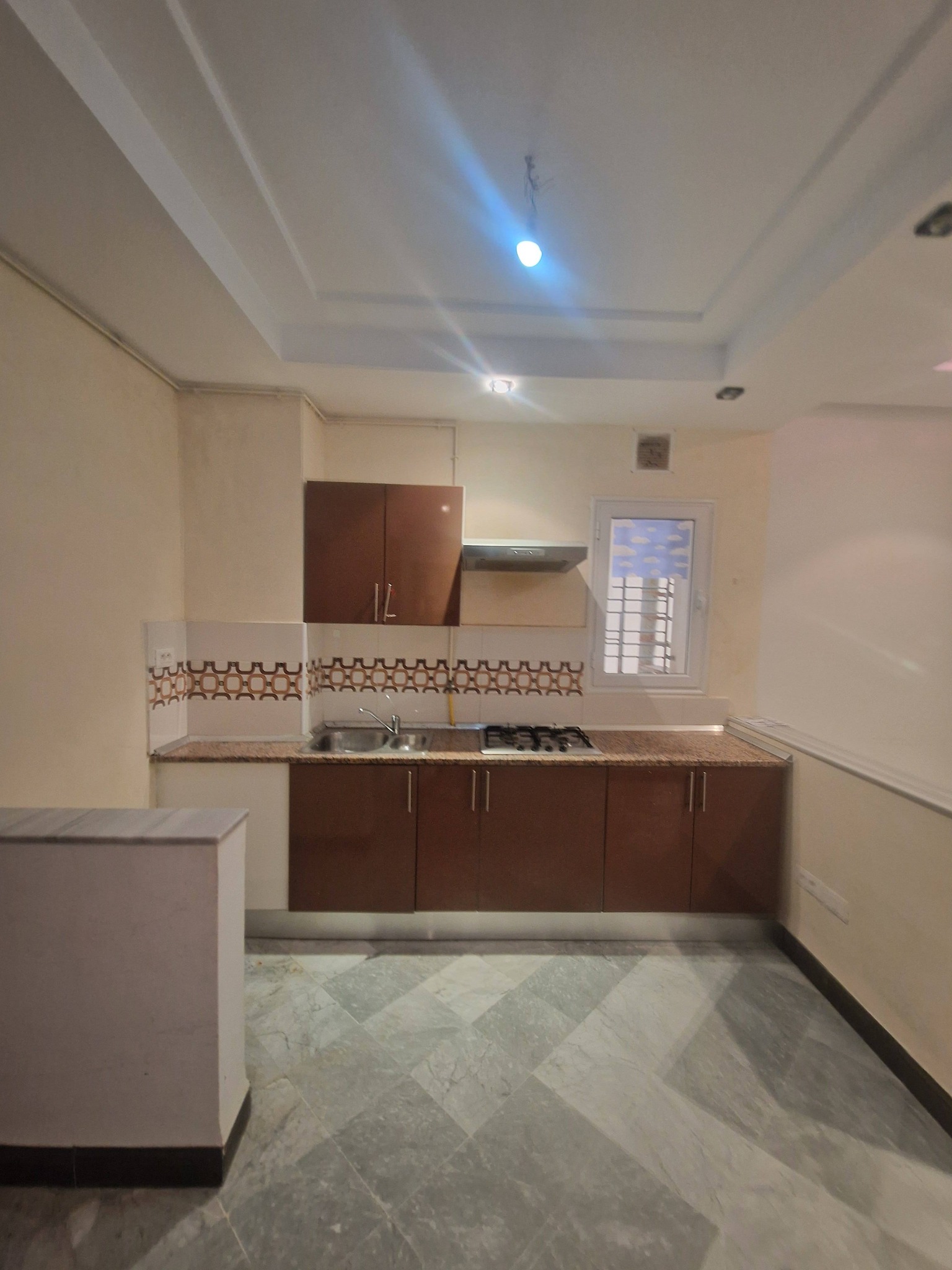 El Menzah&nbsp;El Menzah 9&nbsp;Location&nbsp;Appart. 2 pi�ces&nbsp;S1 situ� � el manzehc 9c