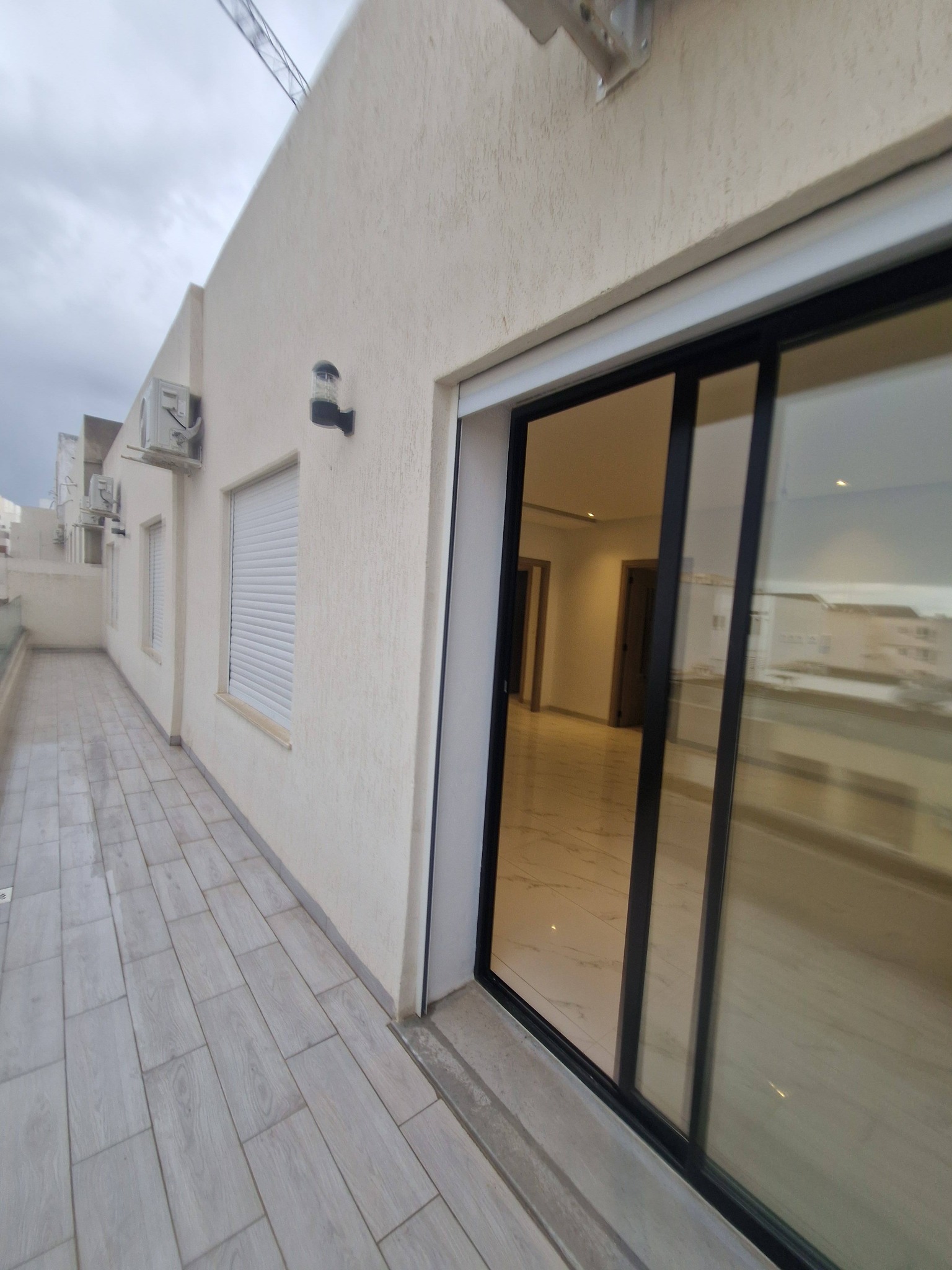 Ariana Ville&nbsp;Cite Ennasr 2&nbsp;Location&nbsp;Appart. 4 pi�ces&nbsp;S3 haut standing avec terrasse cot� salim school