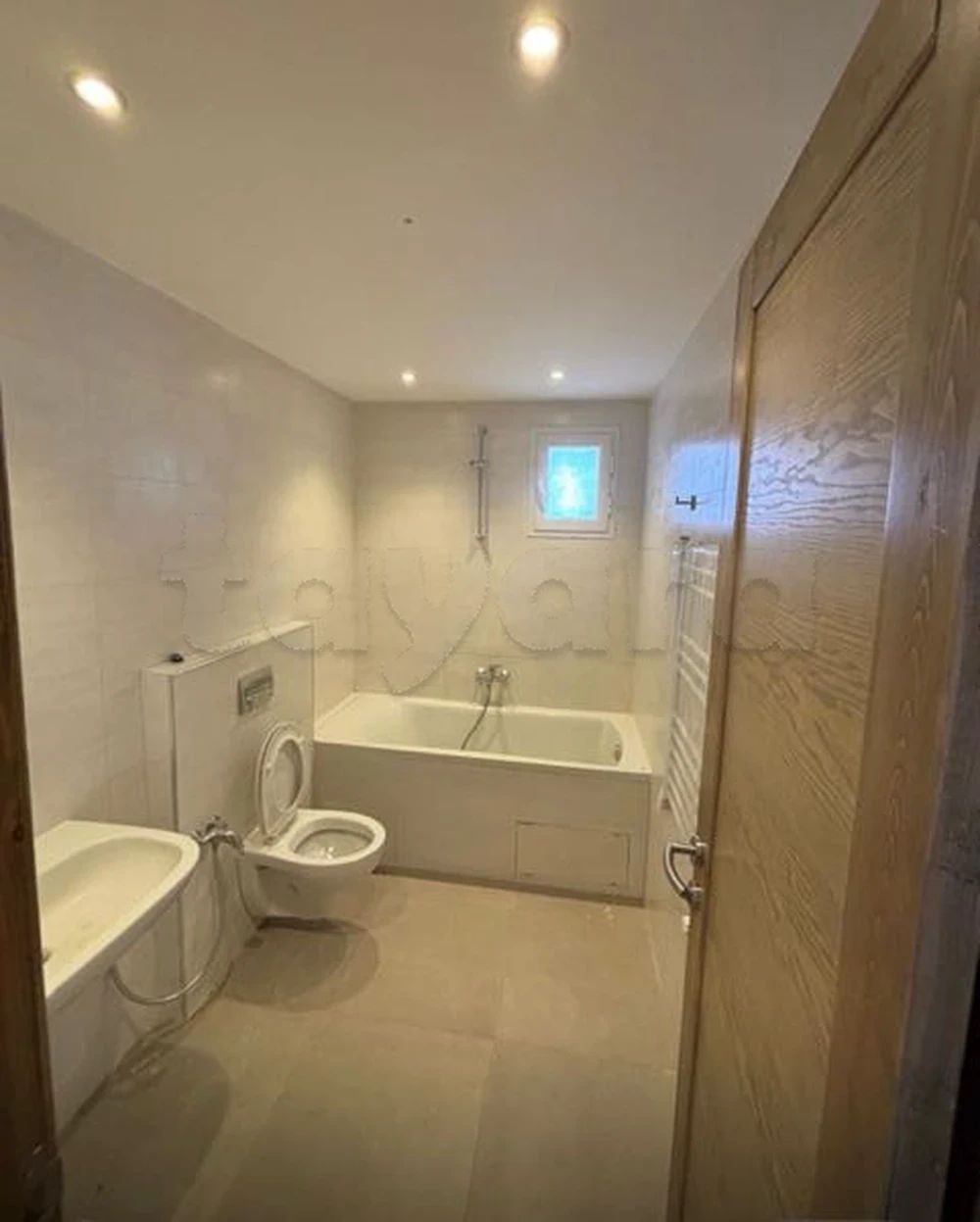 Ariana Ville&nbsp;Borj El Baccouche&nbsp;Location&nbsp;Appart. 4 pi�ces&nbsp;Un magnifique �tage de villa s3 � borj baccouche