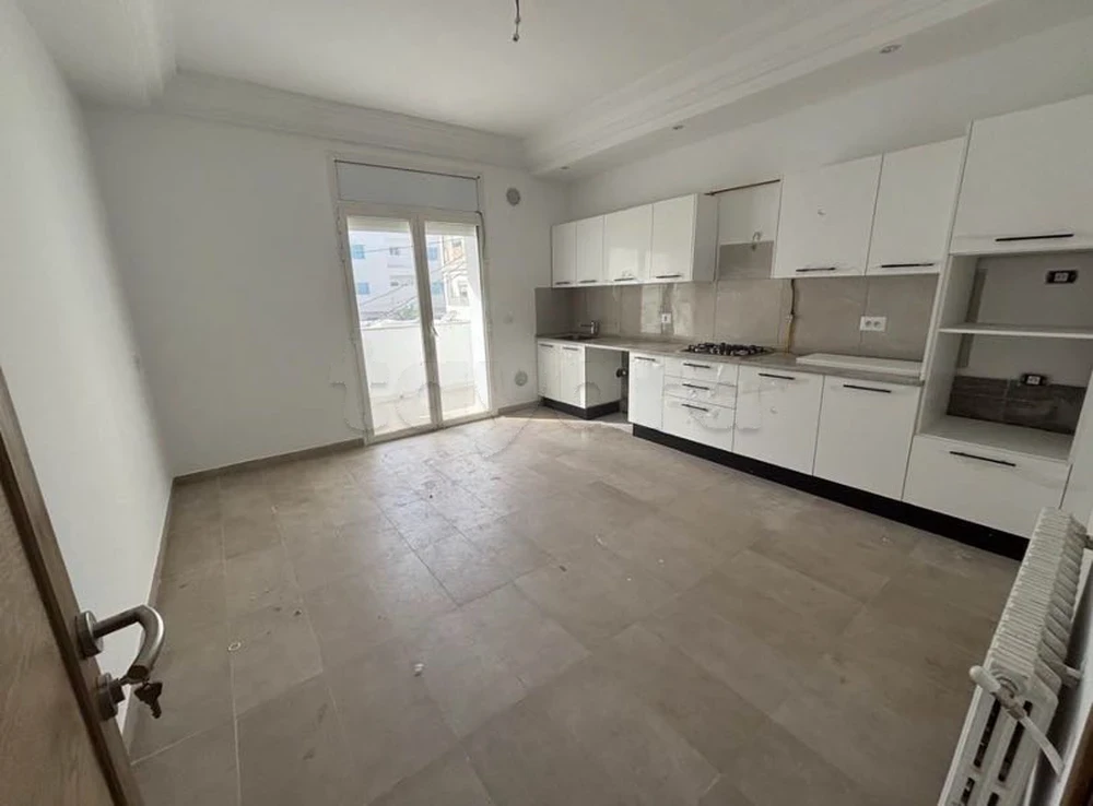 Ariana Ville&nbsp;Borj El Baccouche&nbsp;Location&nbsp;Appart. 4 pi�ces&nbsp;Un magnifique �tage de villa s3 � borj baccouche