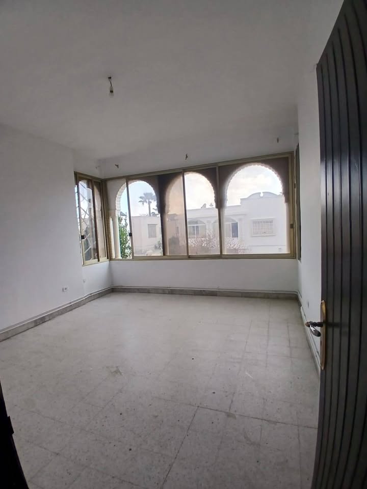 El Menzah&nbsp;El Manar 2&nbsp;Location&nbsp;Appart. 4 pi�ces&nbsp;Un spacieux �tage de villa s3 � manar3
