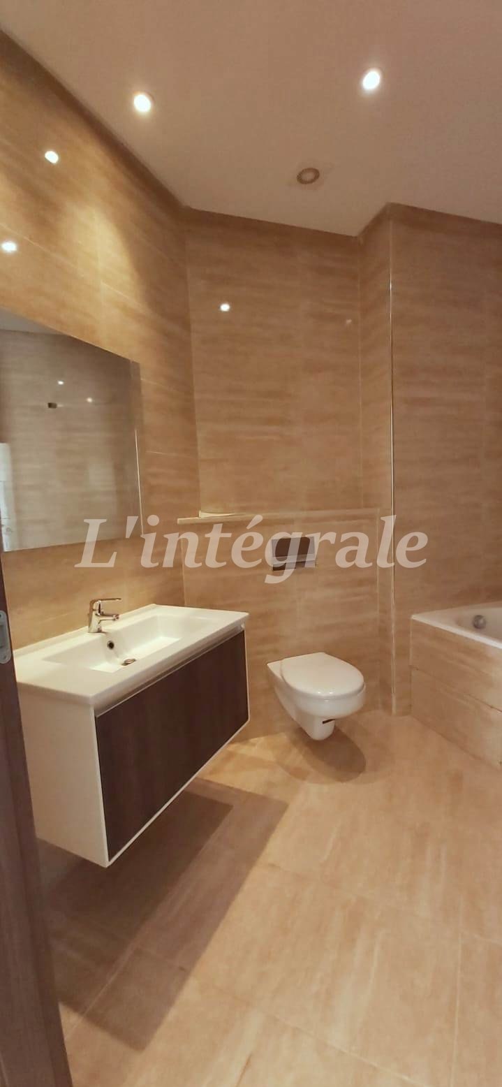Ariana Ville&nbsp;Cite Ennasr 2&nbsp;Location&nbsp;Appart. 3 pi�ces&nbsp;Coquet appartement s2 avec jardin privatif