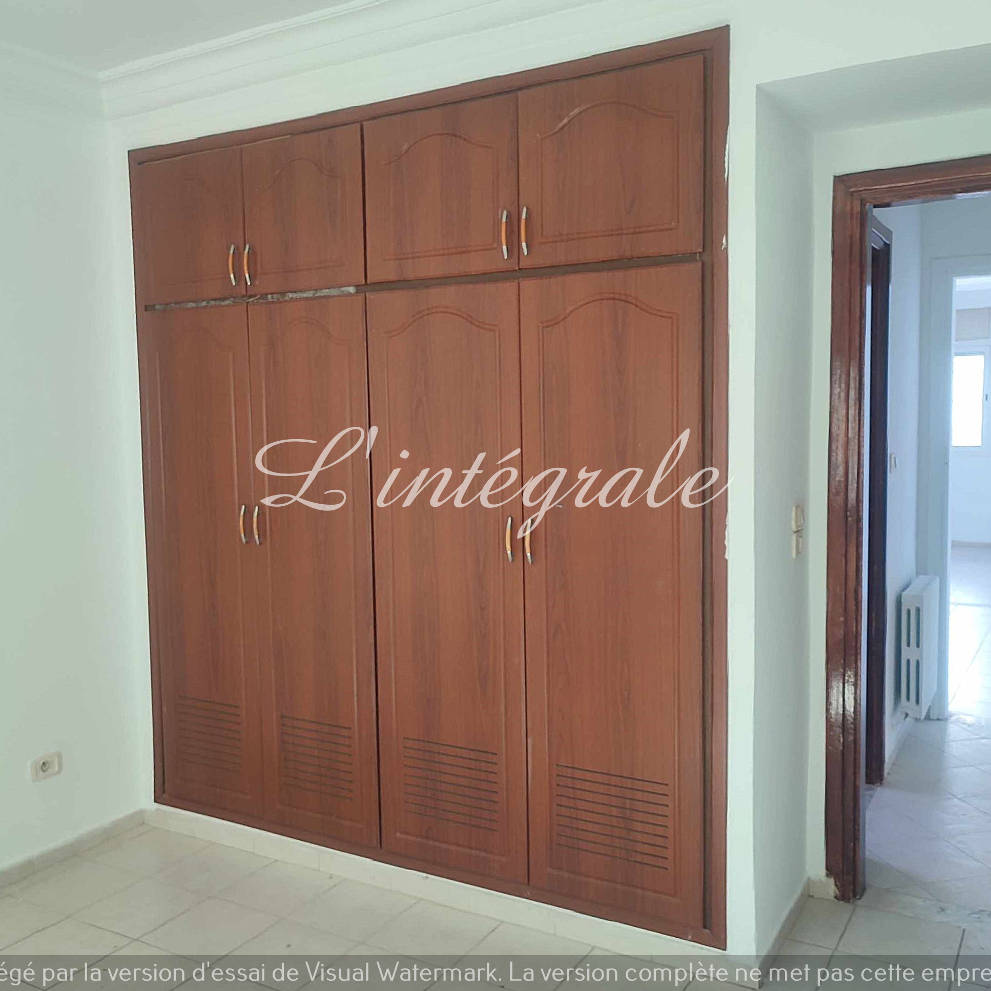 Ariana Ville&nbsp;Cite Ennasr 2&nbsp;Bureaux & Commerces&nbsp;Bureau&nbsp;Bureau spacieux avenue hedi nouira