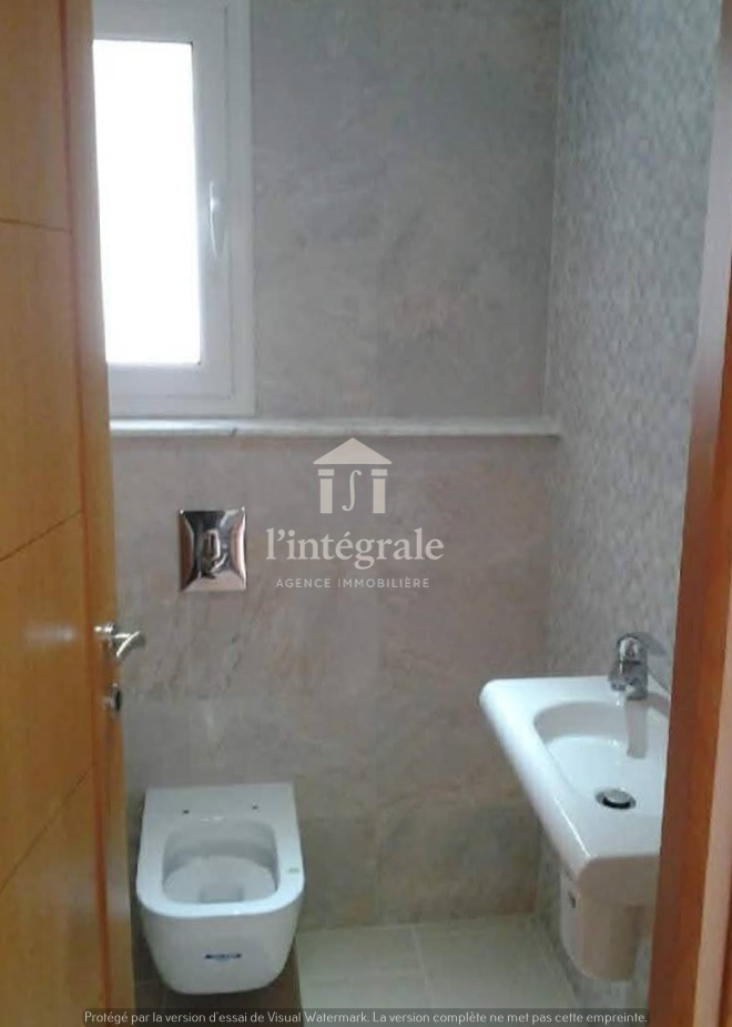 Mnihla&nbsp;Jardins d'el Menzah&nbsp;Location&nbsp;Maisons&nbsp;Superbe triplex s4 tr�s haut standing avec jardin