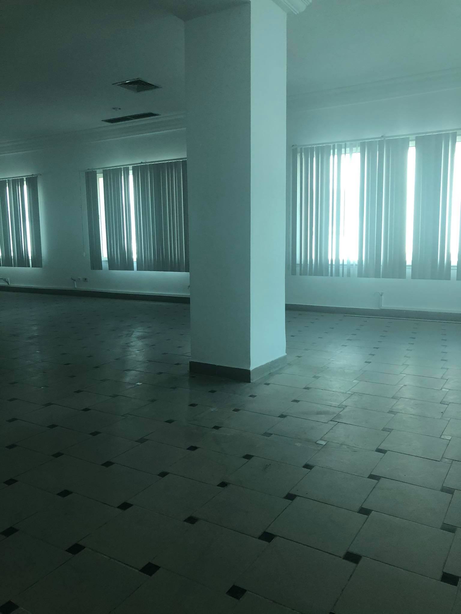 La Marsa&nbsp;Berge Du Lac&nbsp;Location&nbsp;Surfaces&nbsp;Open space au lac 1