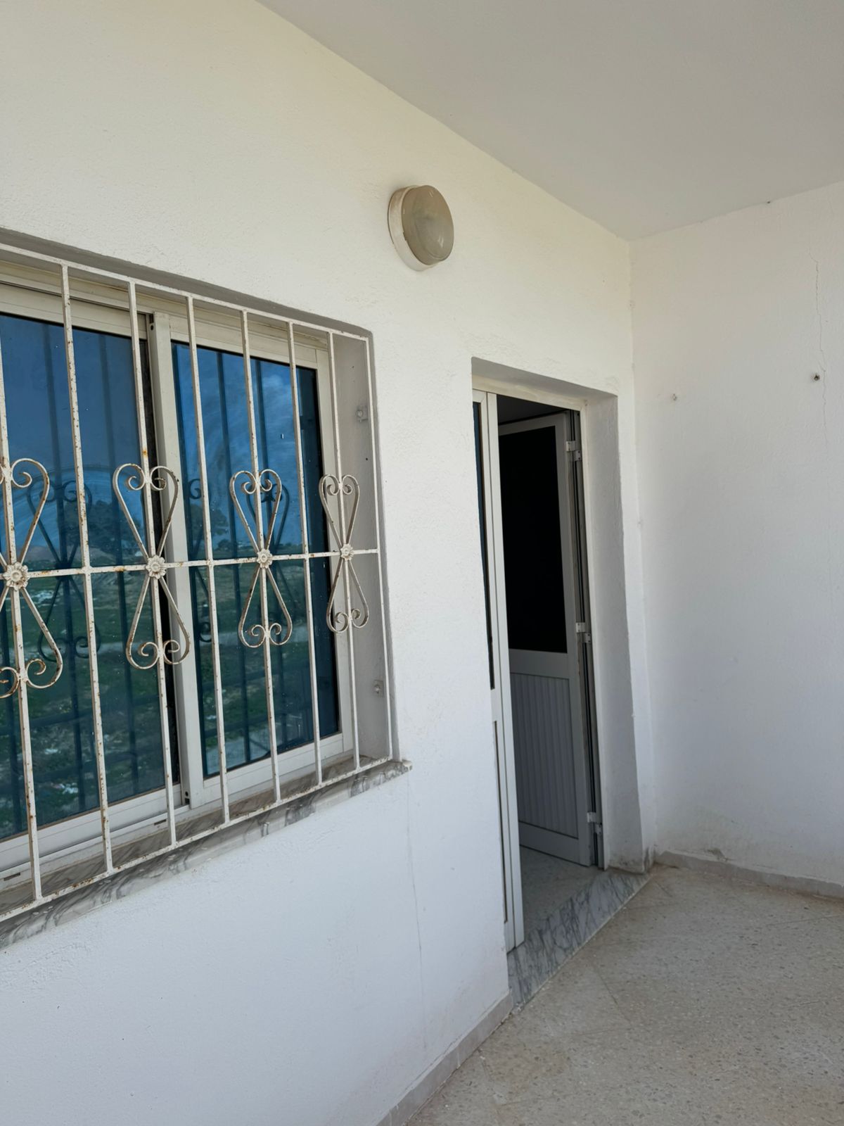 El Mourouj&nbsp;El Mourouj&nbsp;Location&nbsp;Appart. 3 pi�ces&nbsp;Etage de villa ind�pendant mourouj 6