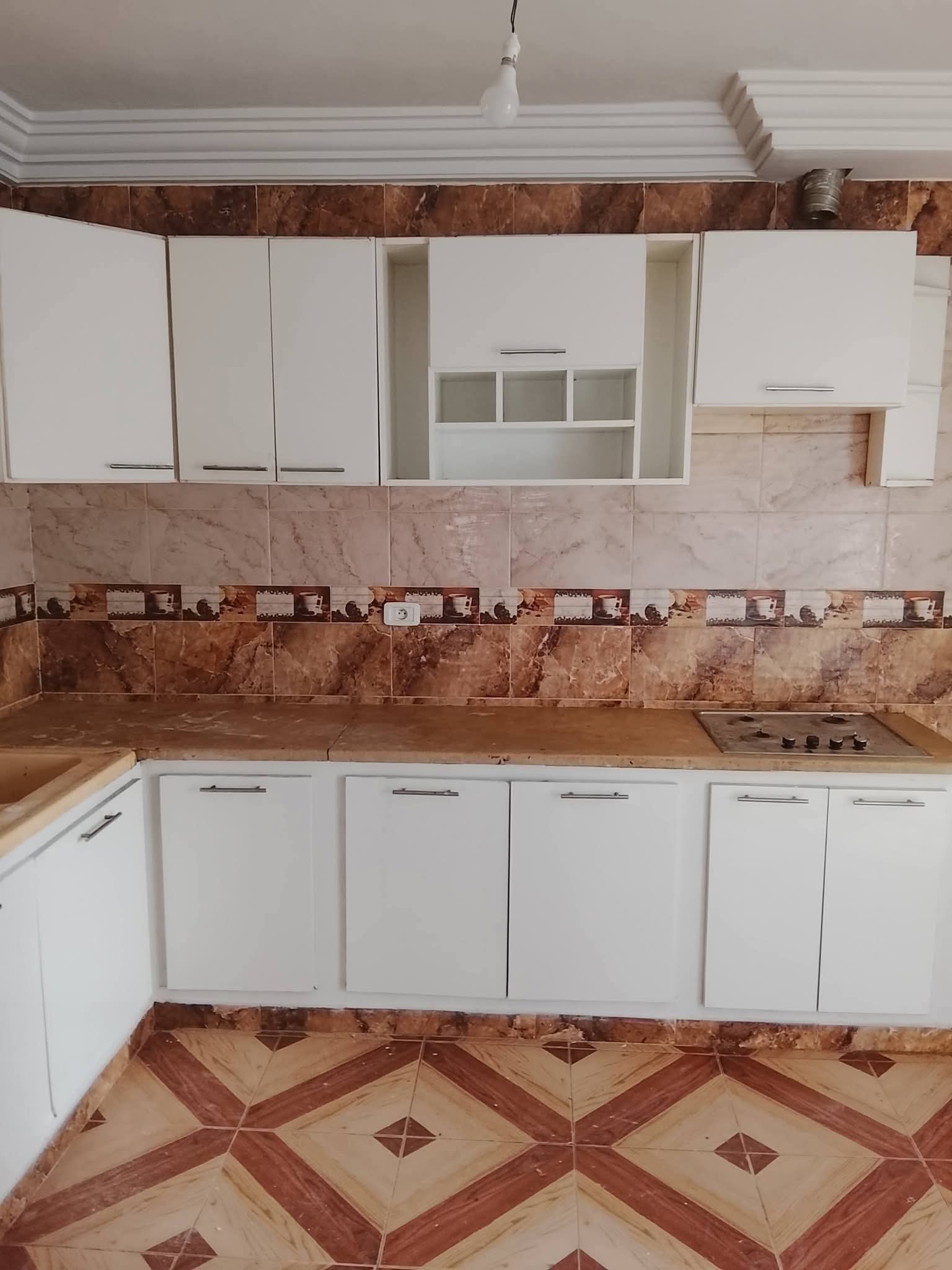 El Mourouj&nbsp;El Mourouj&nbsp;Location&nbsp;Appart. 4 pi�ces&nbsp;Offre etage de villa ind�pendant mourouj 6