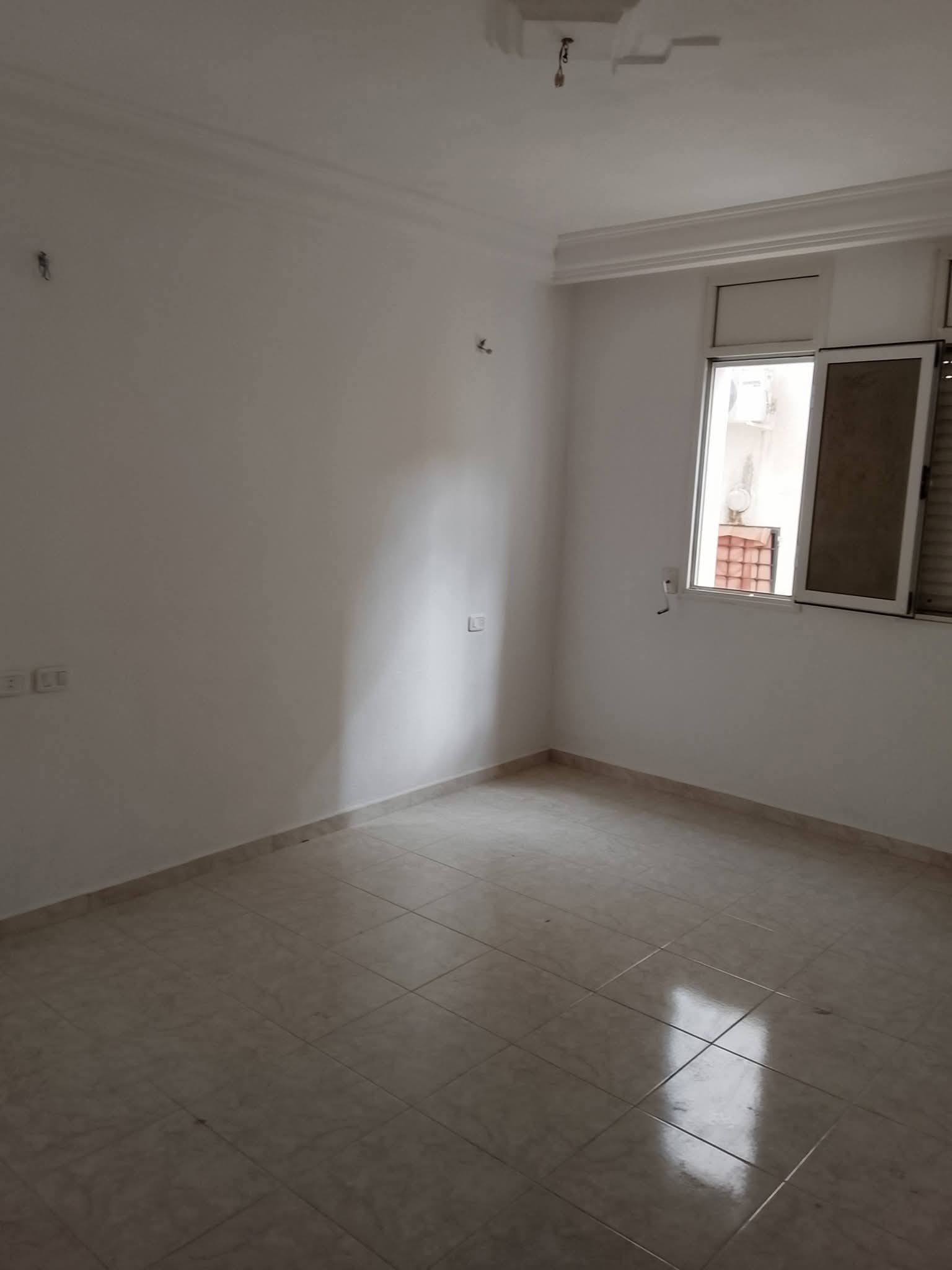 El Mourouj&nbsp;El Mourouj&nbsp;Location&nbsp;Appart. 4 pi�ces&nbsp;Offre etage de villa ind�pendant mourouj 6