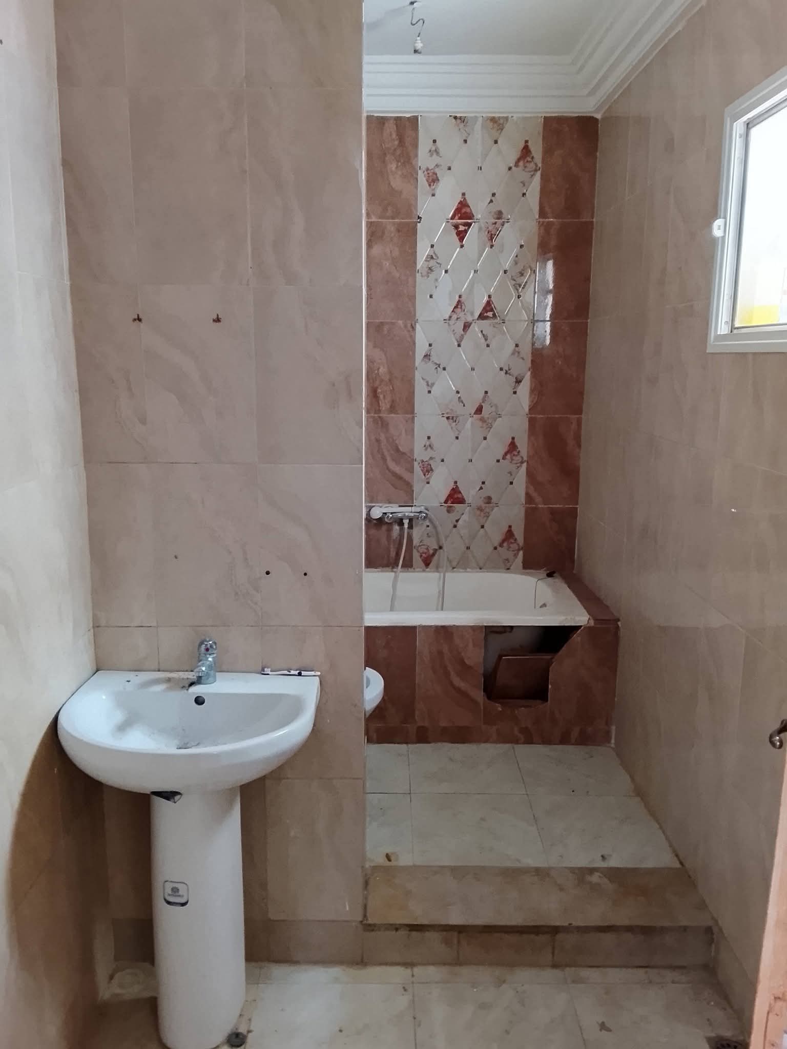 El Mourouj&nbsp;El Mourouj&nbsp;Location&nbsp;Appart. 4 pi�ces&nbsp;Offre etage de villa ind�pendant mourouj 6