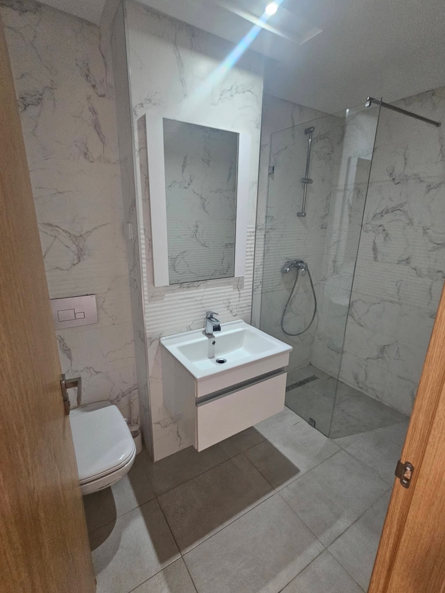 Ariana Ville&nbsp;Cite Ennasr 2&nbsp;Vente&nbsp;Appart. 2 pi�ces&nbsp;Pour investissement un  s1 de 225 md a ennasr 2