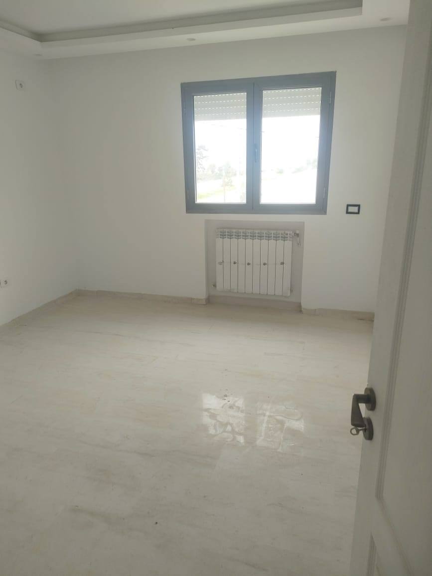 La Soukra&nbsp;Chotrana 3&nbsp;Location&nbsp;Appart. 3 pi�ces&nbsp;�tage de villa �  chotrana 3