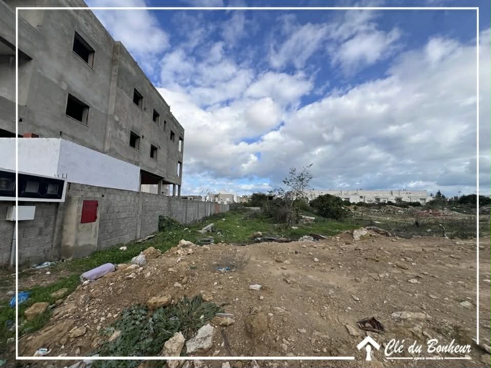 La Soukra&nbsp;Dar Fadhal&nbsp;Terrain&nbsp;Terrain nu&nbsp;Terrain pour promoteur � la soukra  dar fadhal