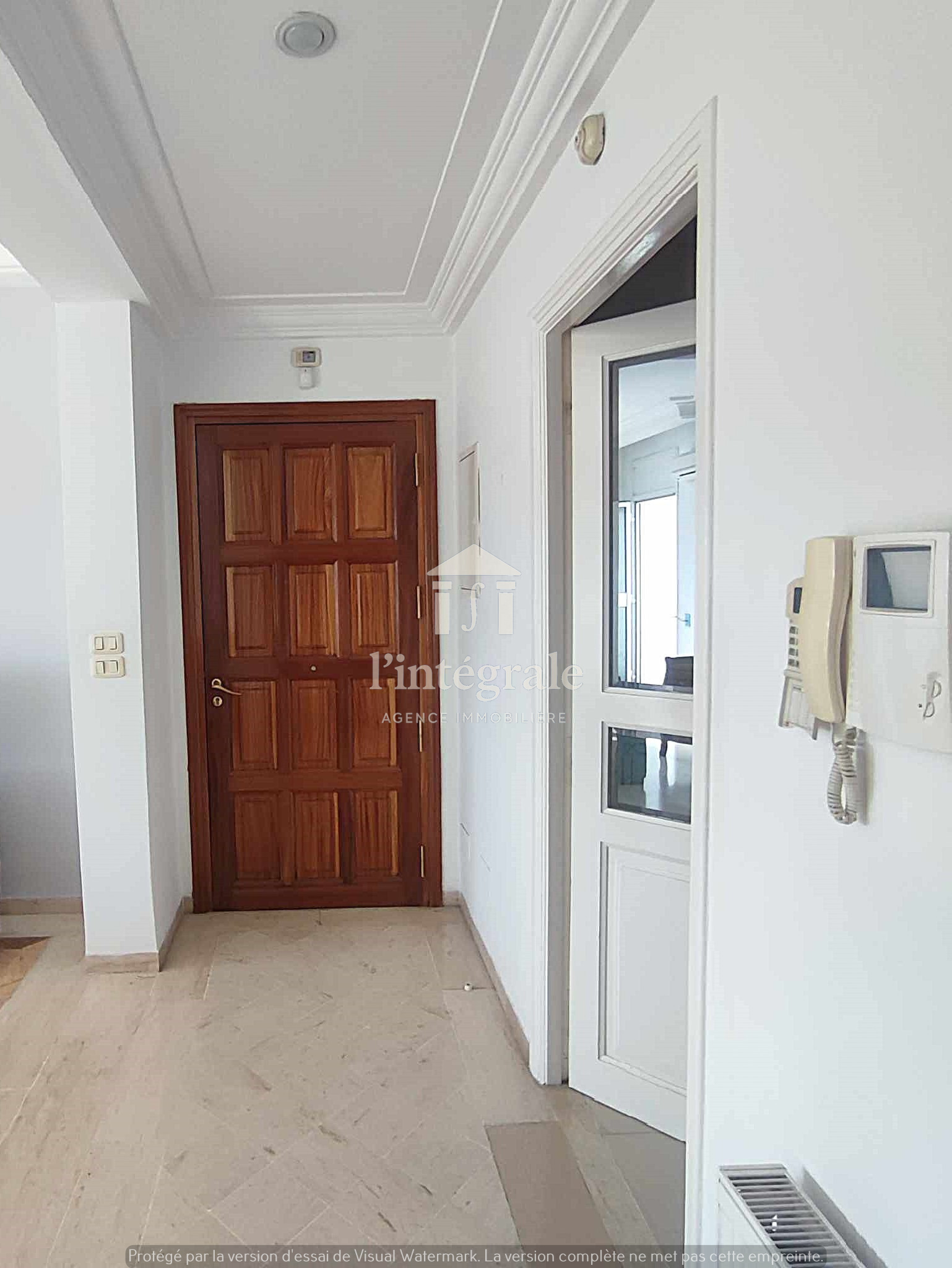 Cite El Khadra&nbsp;Zone urbaine nord&nbsp;Location&nbsp;Appart. 3 pi�ces&nbsp;Bel s2 avec place parking et cellier