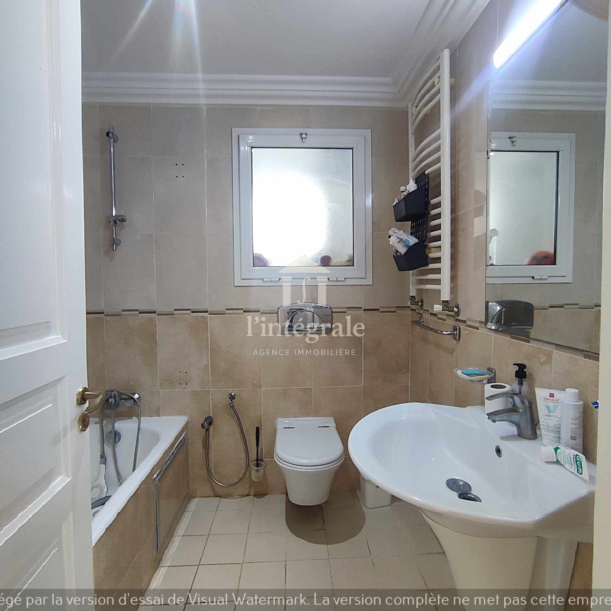 Cite El Khadra&nbsp;Zone urbaine nord&nbsp;Location&nbsp;Appart. 3 pi�ces&nbsp;Bel s2 avec place parking et cellier