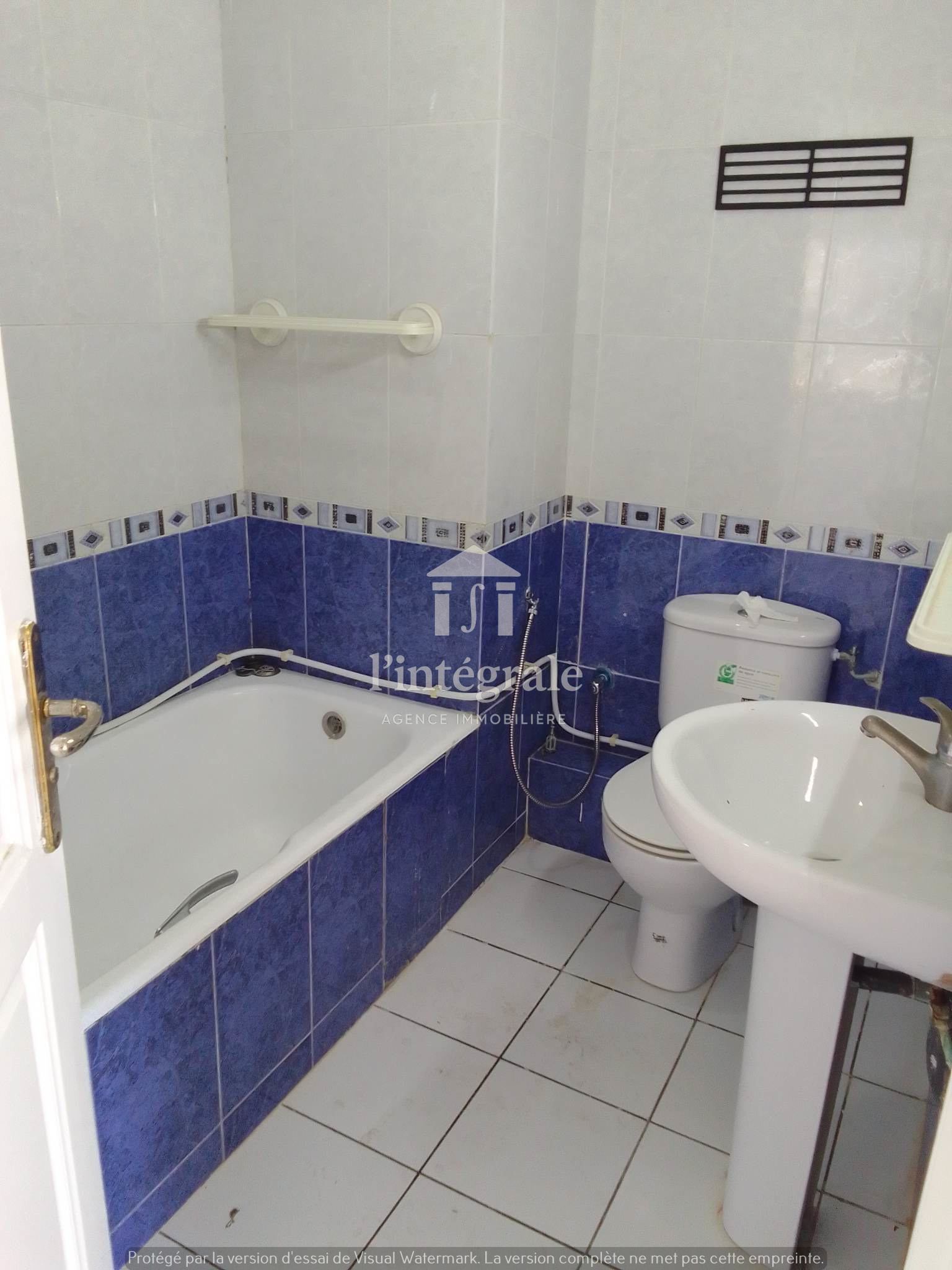 Ariana Ville&nbsp;Cite Ennasr 2&nbsp;Location&nbsp;Appart. 3 pi�ces&nbsp;S2 avec place de parking