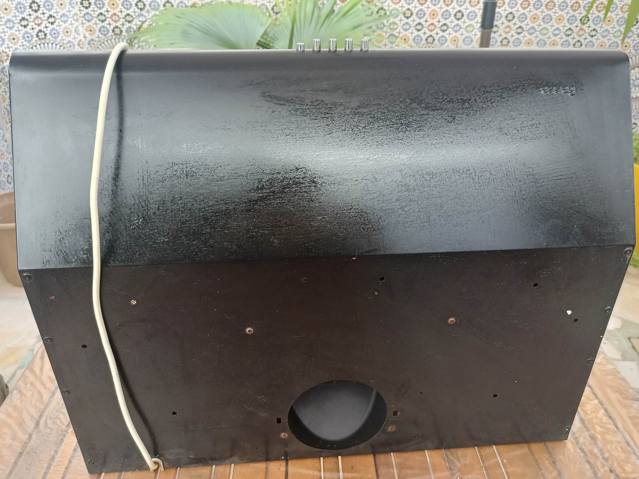 El Kram&nbsp;Le Kram Est&nbsp;Cuisini�re mixte&nbsp;Autre&nbsp;Plaque et hotte aspirante ferr� en tres bon etat