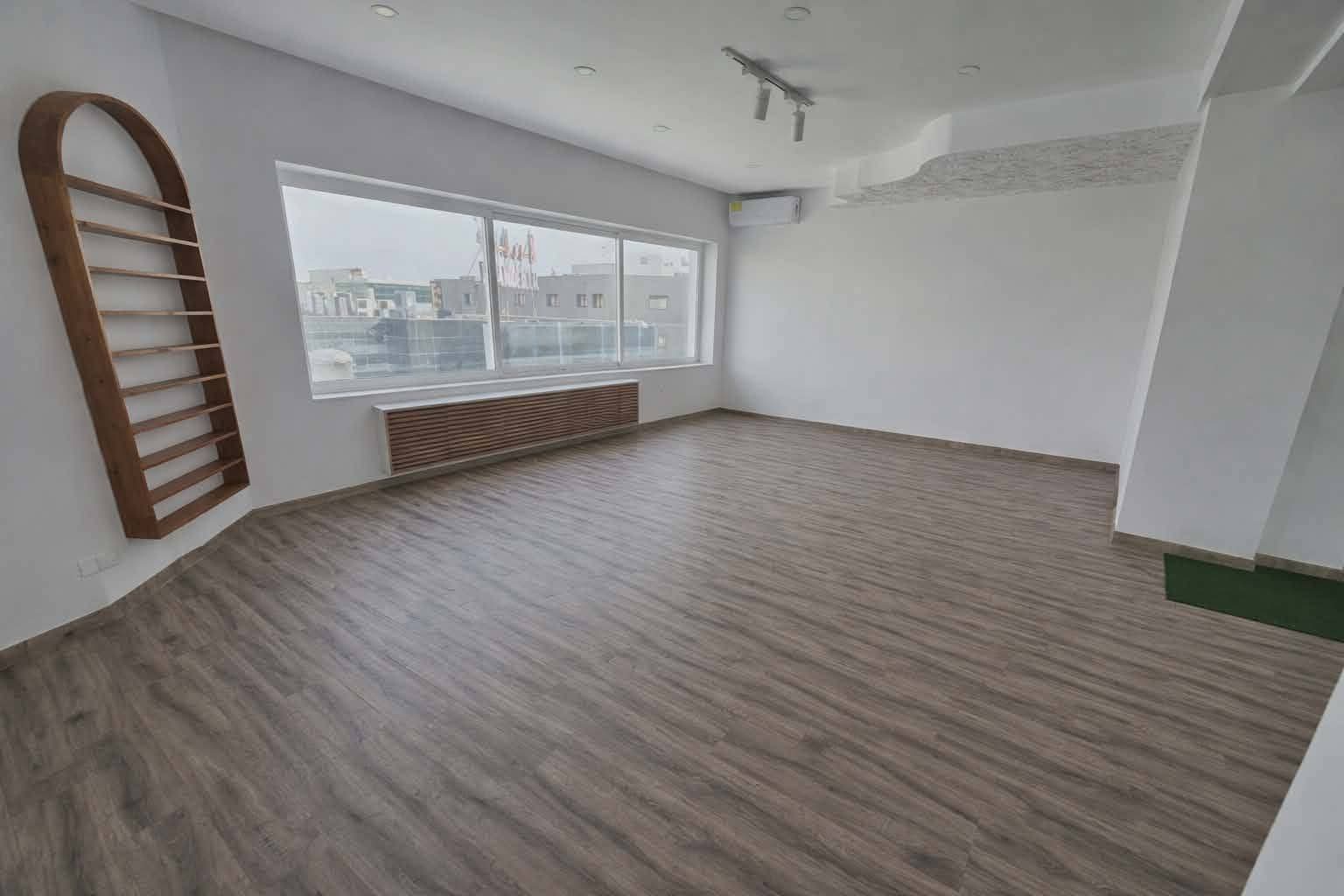 La Marsa&nbsp;Berge Du Lac&nbsp;Bureaux & Commerces&nbsp;Bureau&nbsp;Bureau a usage commercial ou bureautique lac 1