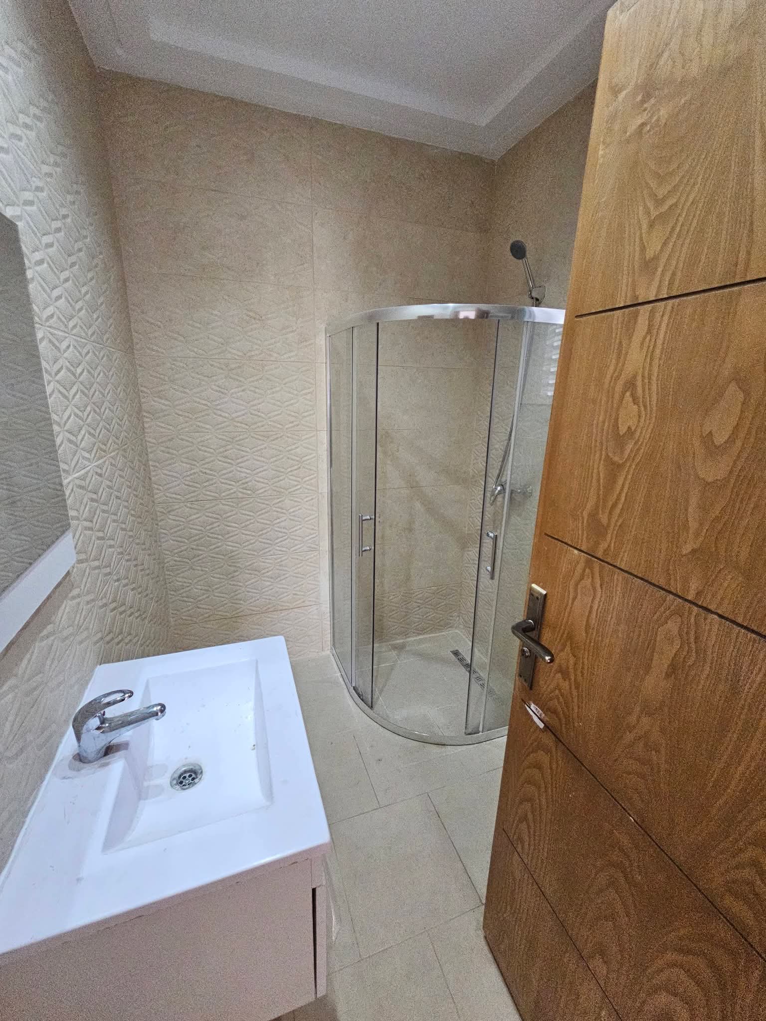 Mnihla&nbsp;Jardins d'el Menzah&nbsp;Location&nbsp;Appart. 4 pi�ces&nbsp;S3 1500d jardin del menzah 2