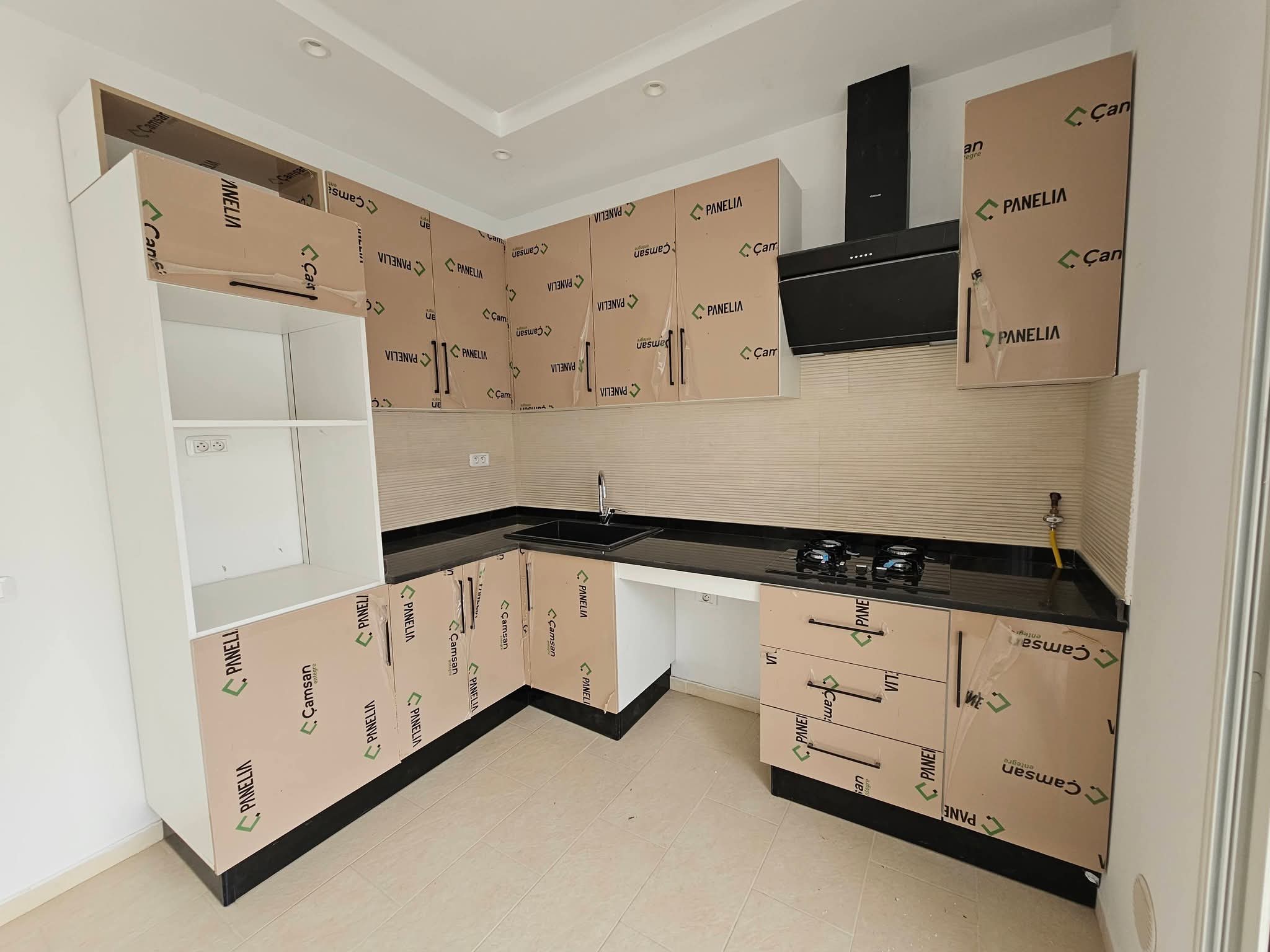 Mnihla&nbsp;Jardins d'el Menzah&nbsp;Location&nbsp;Appart. 3 pi�ces&nbsp;S2 1250d jamais habit� jardin del menzah 2