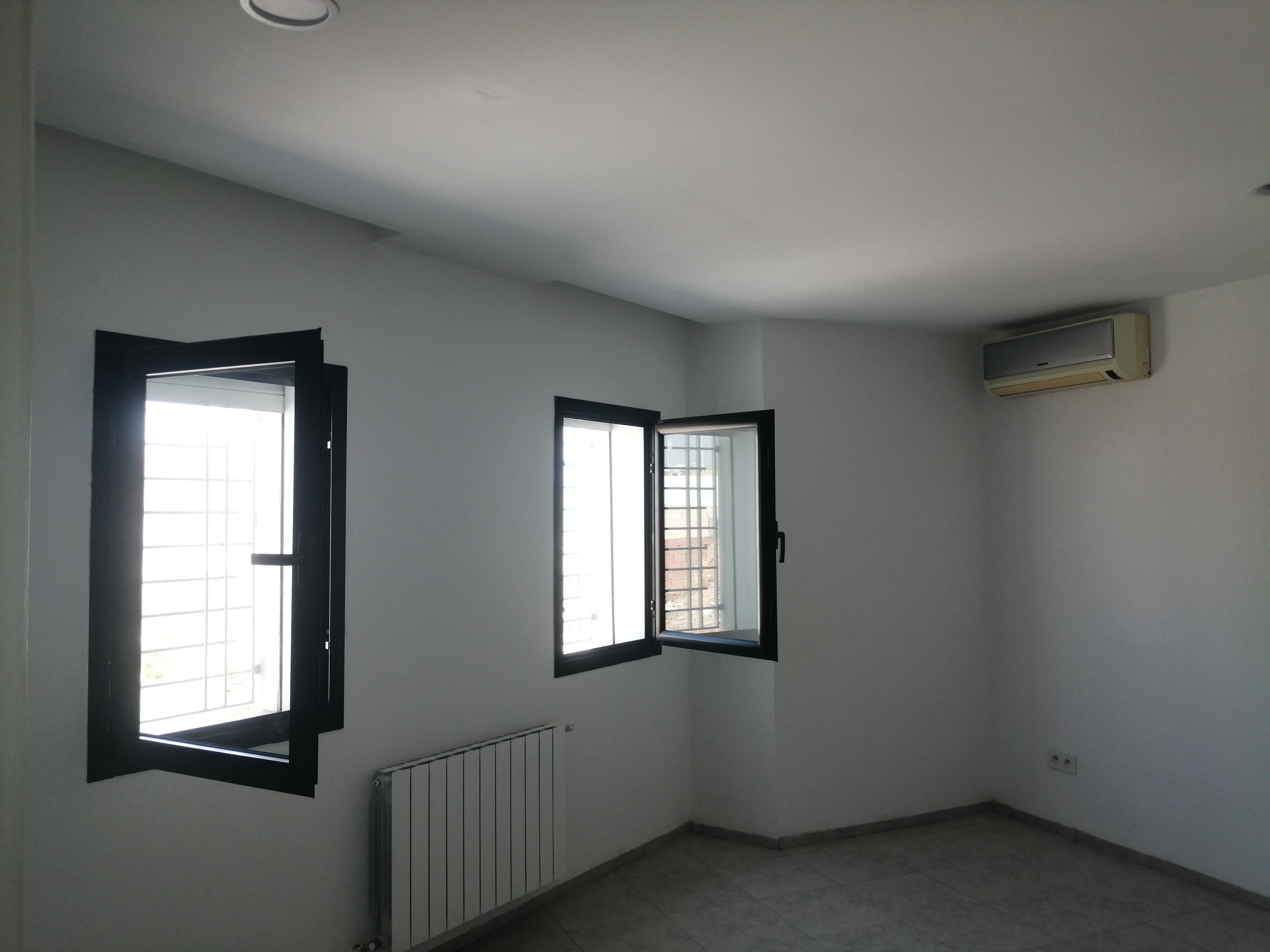 Ariana Ville&nbsp;Cite Ennasr 2&nbsp;Location&nbsp;Appart. 2 pi�ces&nbsp;Studio s plus 1 jdm2