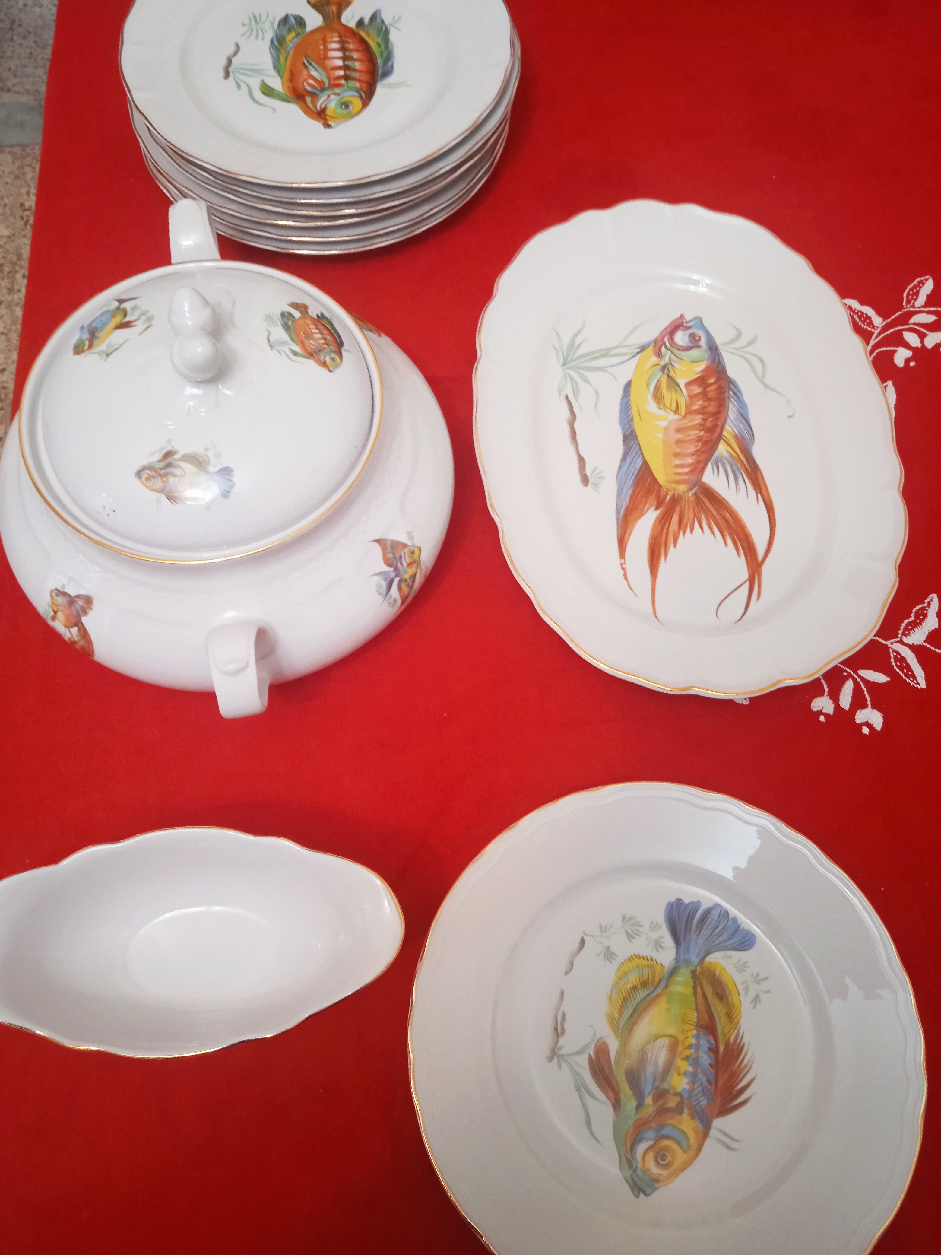 Megrine&nbsp;Megrine&nbsp;Meubles de cuisine et salle de bain&nbsp;Accessoires de Cuisine&nbsp;Bonne occasion 2 services de table et de poisson