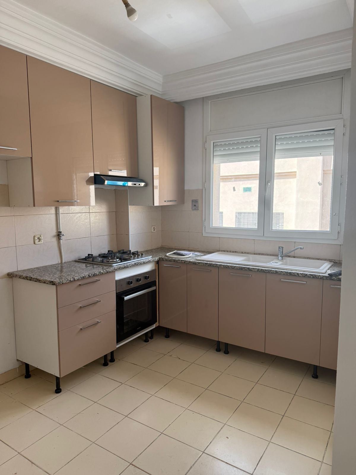 La Soukra&nbsp;La Soukra&nbsp;Location&nbsp;Appart. 3 pi�ces&nbsp;Appartement cot� hamadi abid soukra