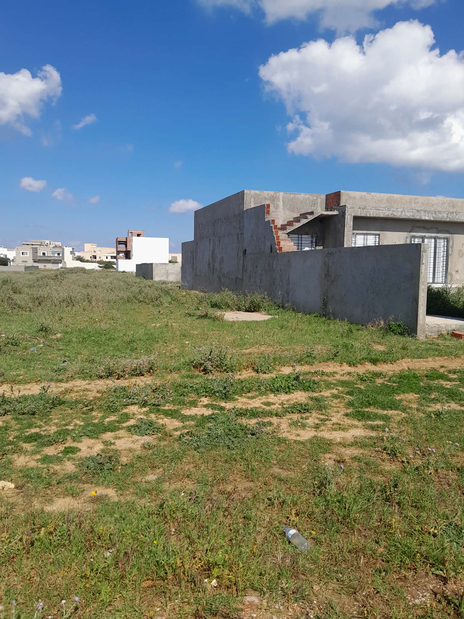 Kelibia&nbsp;Dar Allouche&nbsp;Vente&nbsp;Appart. 1 pi�ce&nbsp;Un terrain � dar allouche constructible centre
