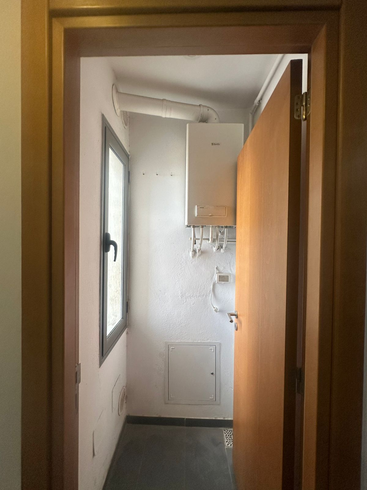 Ain Zaghouan&nbsp;Ain Zaghouan&nbsp;Bureaux & Commerces&nbsp;Bureau&nbsp;3 appartements bureautiques haut st � ain zaghwen